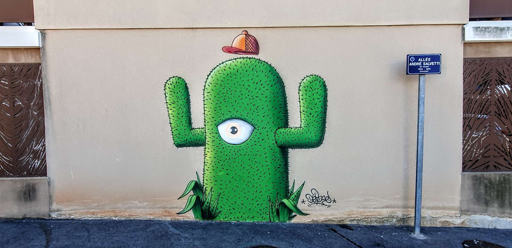 
								Street-art graffiti fresque 
								Depose 
									45 All&eacute;e Andr&eacute; Salvetti
									83500
									La Seyne-sur-Mer
									France 
									Pat Finder
								Street-Art-Safari.com
								