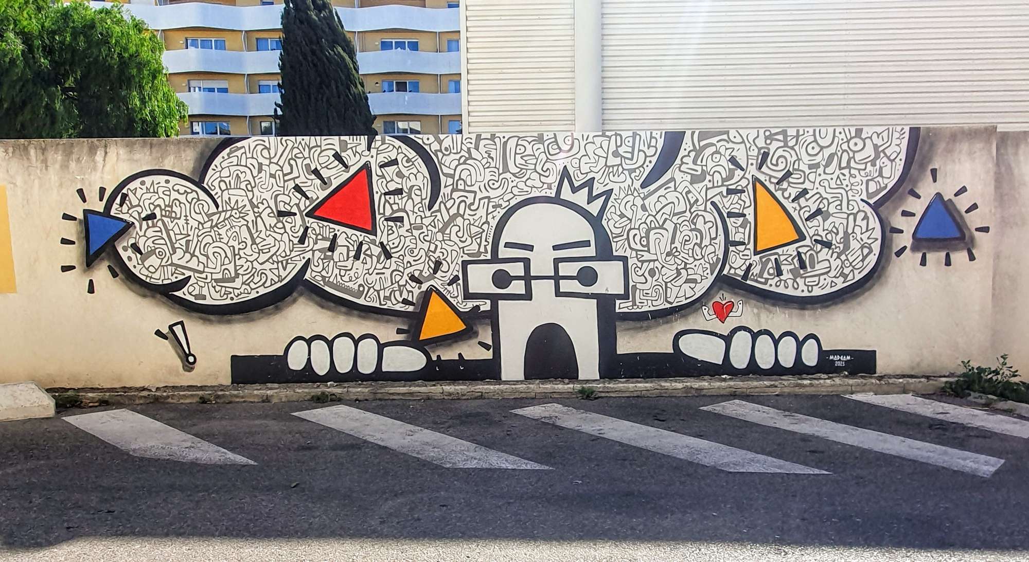 
								Street-art graffiti fresque 
								Maddam 
									20B Avenue Pierre Fraysse
									83500
									La Seyne-sur-Mer
									France 
									Pat Finder
								Street-Art-Safari.com
								