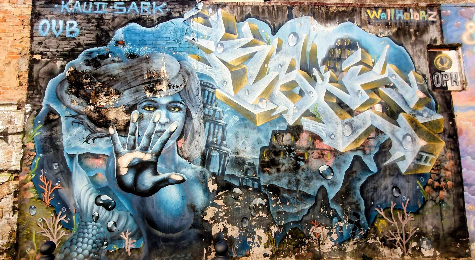 
								Street-art graffiti fresque 
								Rest4, SaRK 
									77 Impasse No&euml;l Verlaque
									83500
									La Seyne-sur-Mer
									France 
									Pat Finder
								Street-Art-Safari.com
								