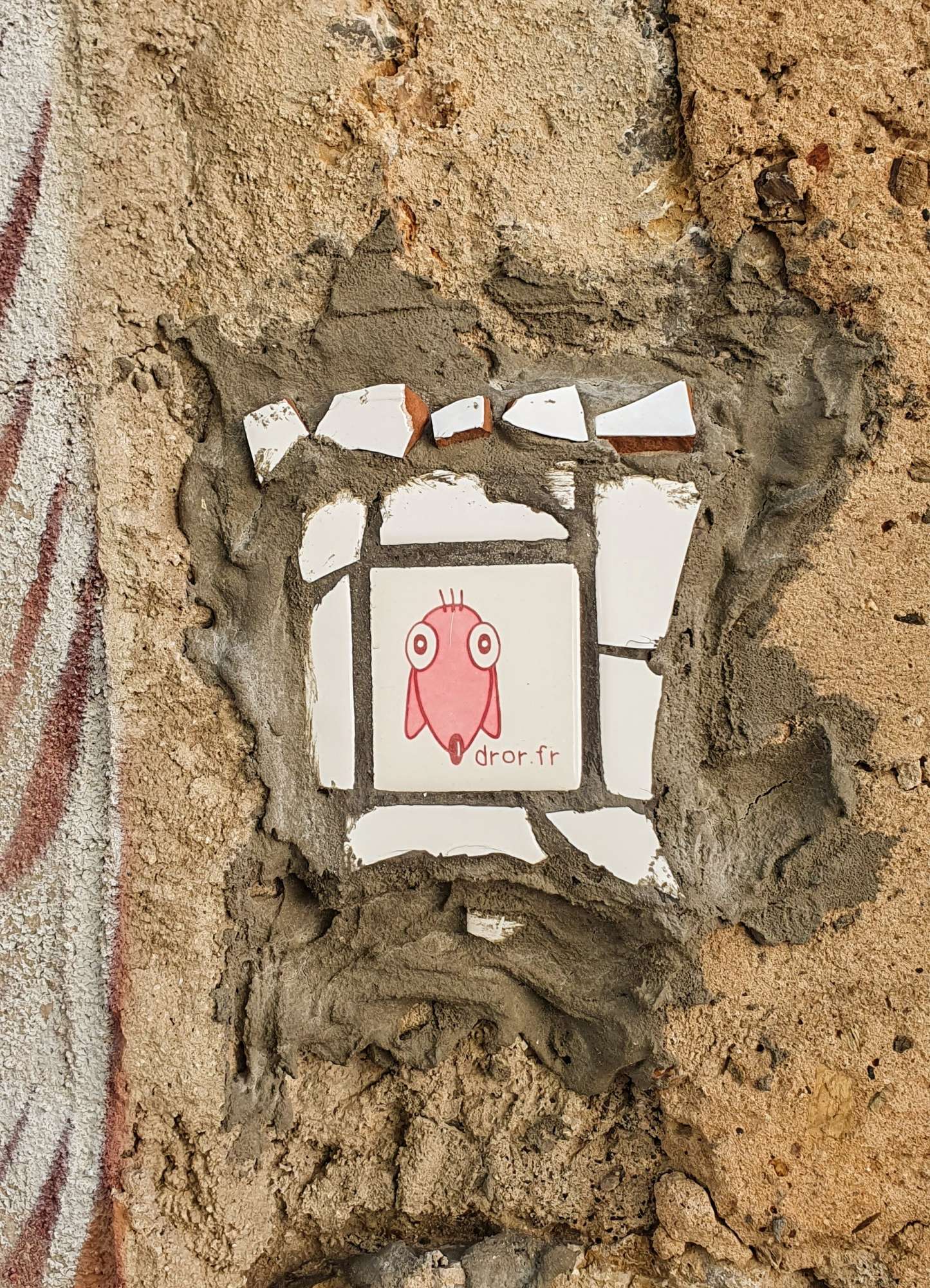 
								Street-art graffiti fresque 
								Dror 
									77 Impasse No&euml;l Verlaque
									83500
									La Seyne-sur-Mer
									France 
									Pat Finder
								Street-Art-Safari.com
								