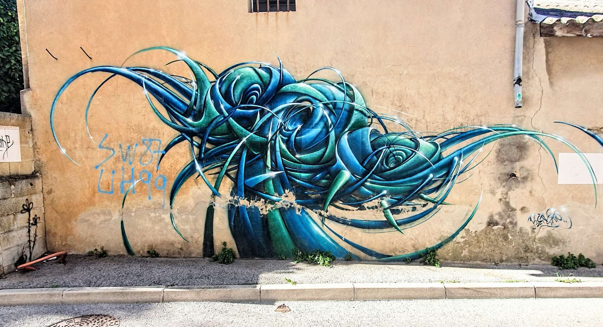 
								Street-art graffiti fresque 
								R&eacute;a 
									24 Avenue Pierre Fraysse
									83500
									La Seyne-sur-Mer
									France 
									Pat Finder
								Street-Art-Safari.com
								