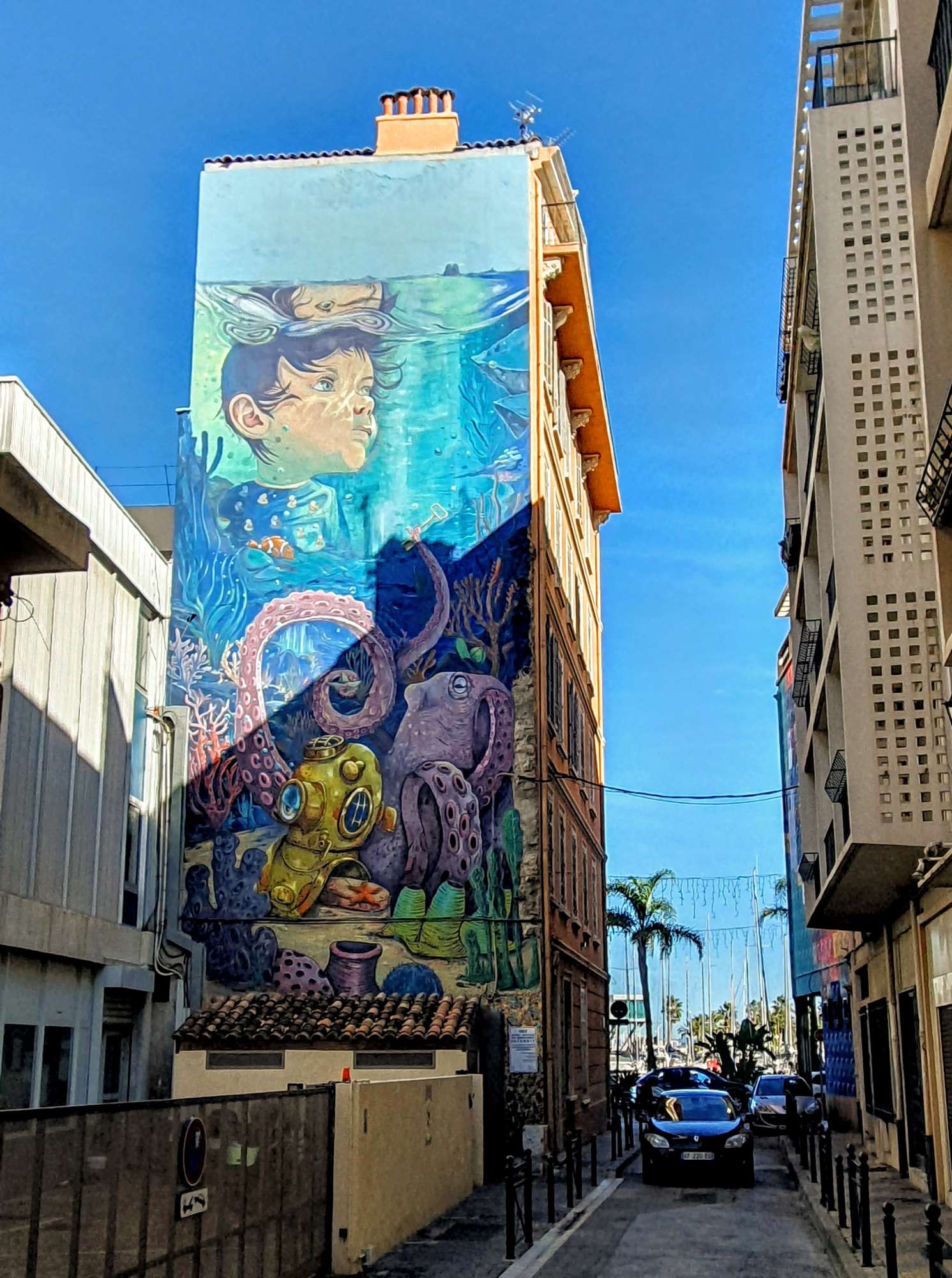 
								Street-art graffiti fresque 
								Grumo, Suppo Chaos 
									1 Bis Rue Taylor
									83500
									La Seyne-sur-Mer
									France 
									Pat Finder
								Street-Art-Safari.com
								