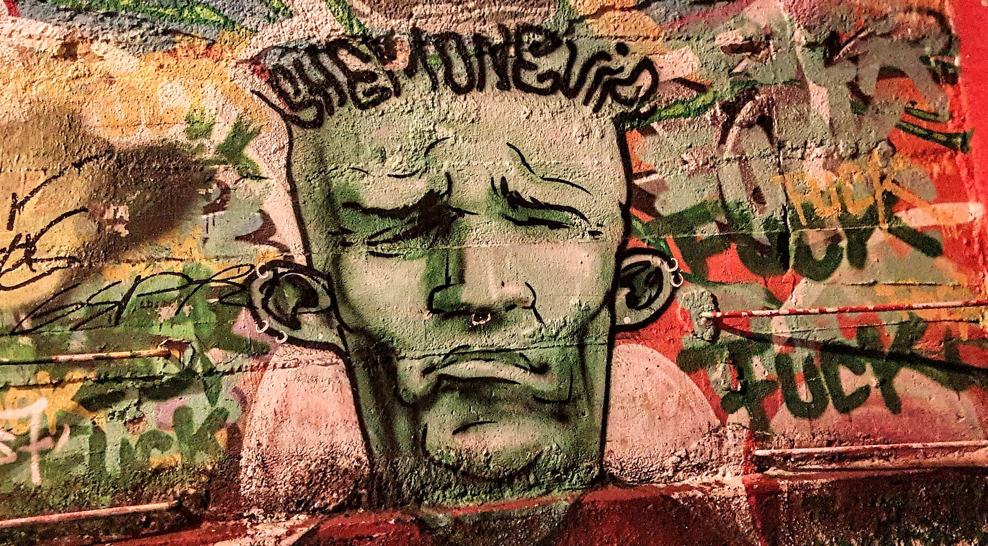 
								Street-art graffiti fresque 
								 
									28 Rue des C&ocirc;tes-de-Montbenon
									1003
									Lausanne
									Switzerland 
									Pat Finder
								Street-Art-Safari.com
								