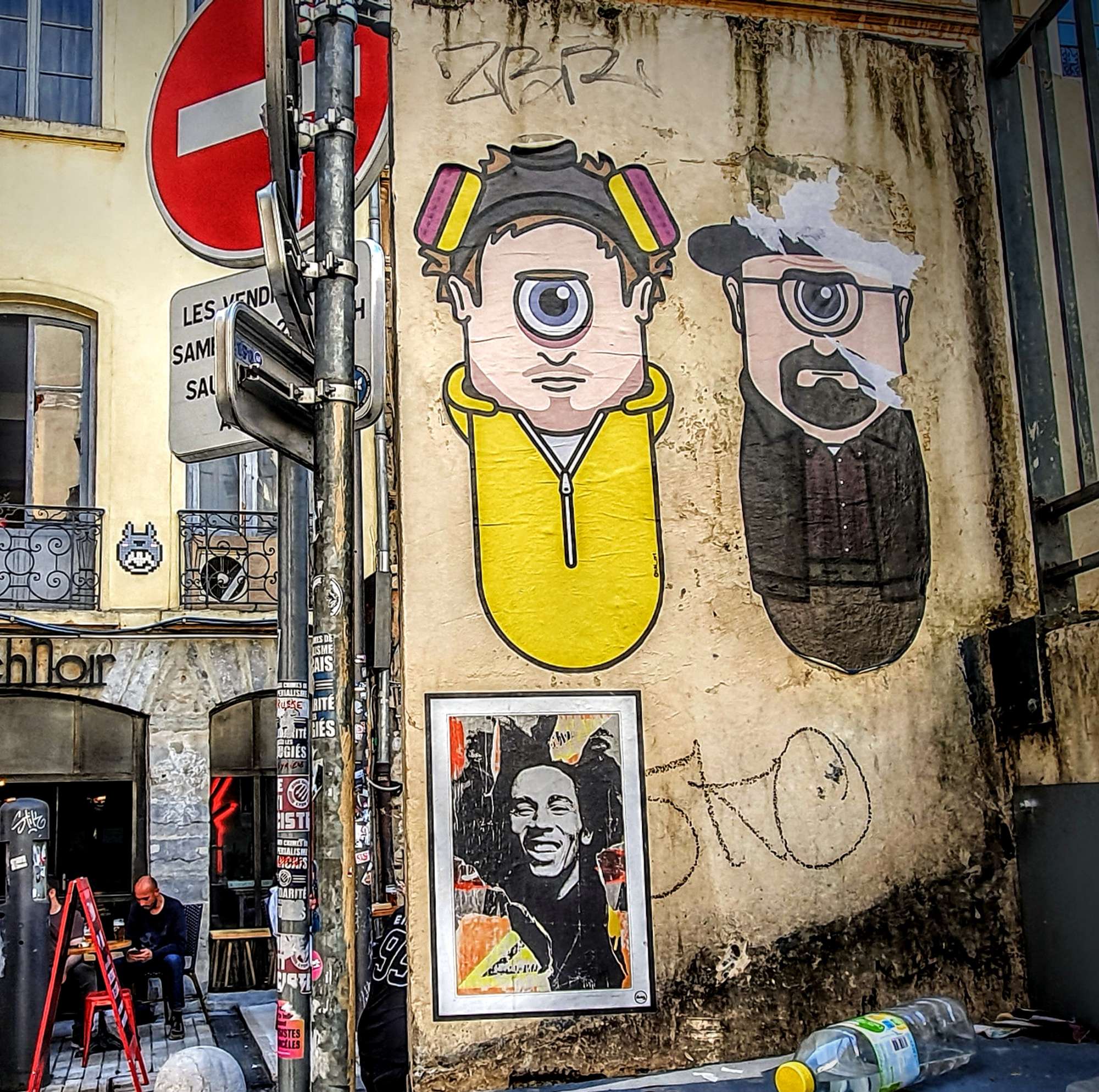 
								Street-art graffiti fresque 
								In The Woup, TOKI art 
									2 Rue Ren&eacute; Leynaud
									69001
									Lyon
									France 
									AnunaQi
								Street-Art-Safari.com
								