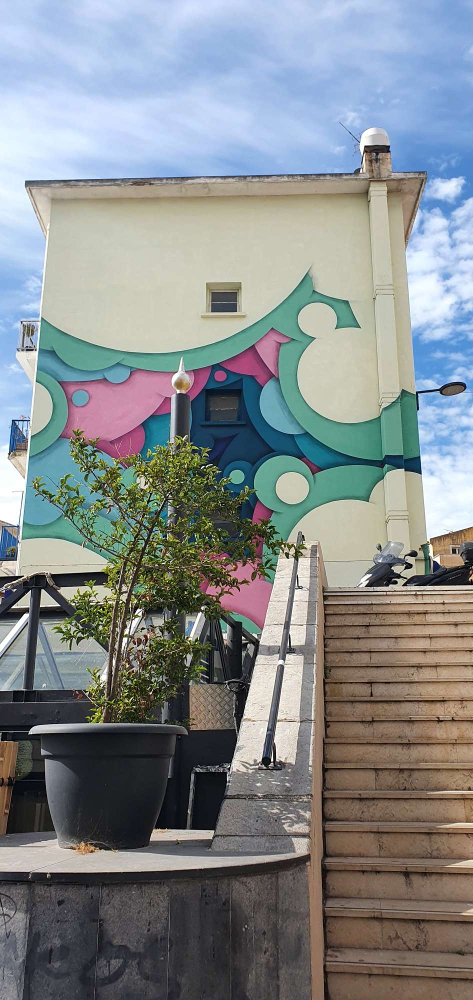 
								Street-art graffiti fresque 
								Jan KALAB 
									61 Grande Rue Mario Roustan
									34200
									S&egrave;te
									France 
									AnunaQi
								Street-Art-Safari.com
								