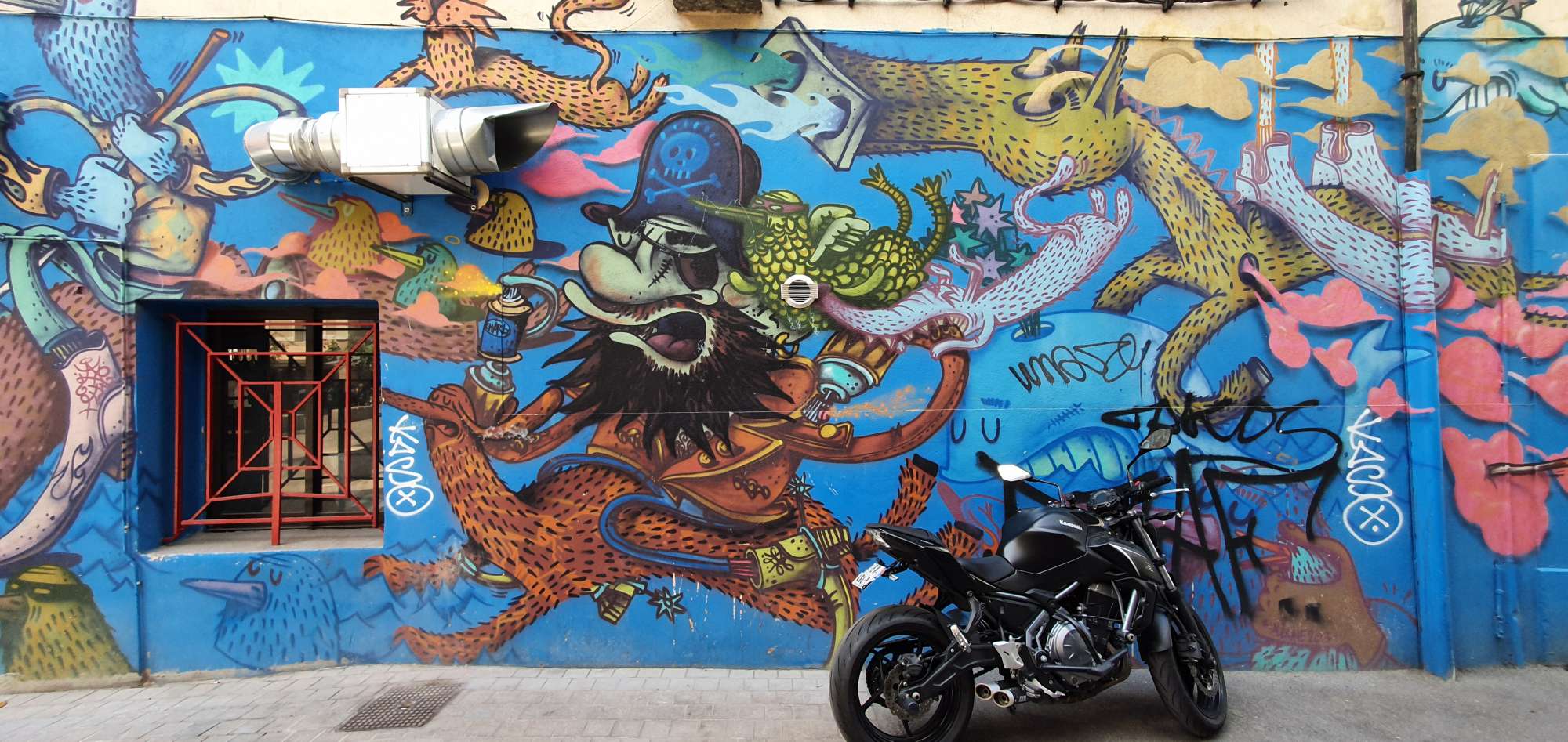 
								Street-art graffiti fresque 
								Al&euml;xone 
									2-1 Rue de Metz
									34200
									S&egrave;te
									France 
									AnunaQi
								Street-Art-Safari.com
								