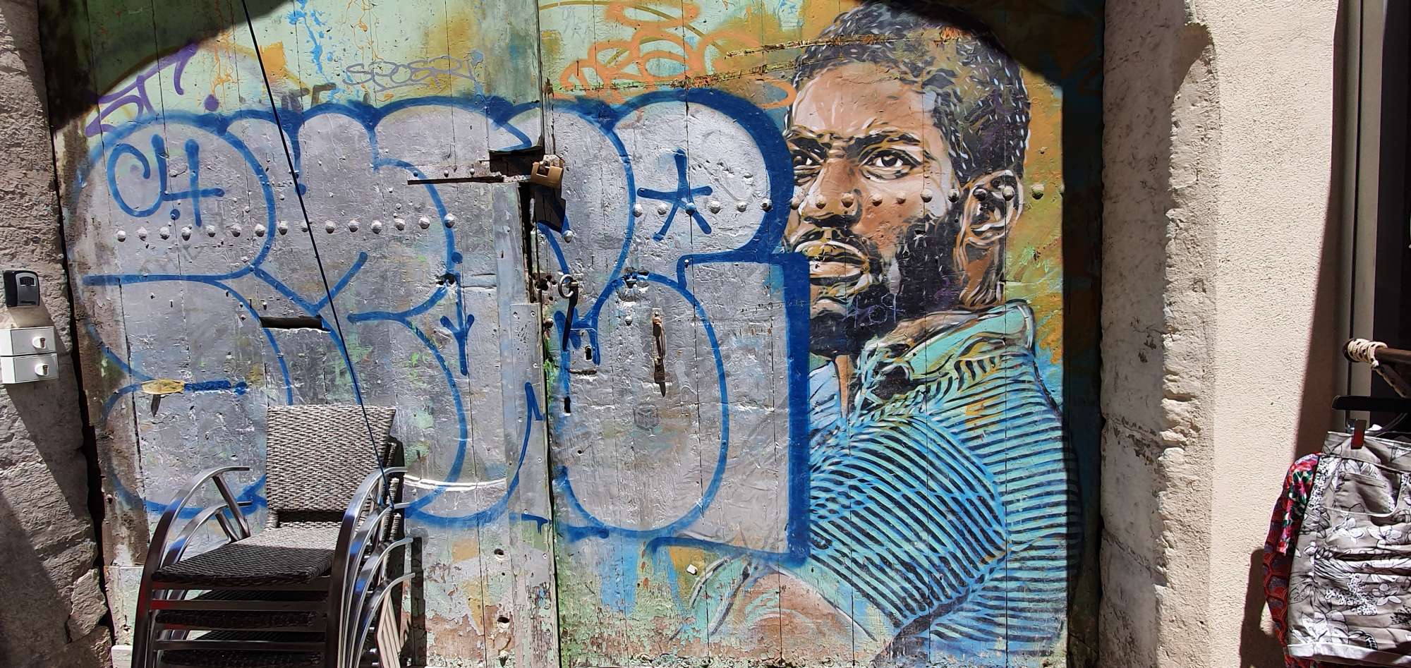 
								Street-art graffiti fresque 
								C215 
									8 Rue Fr&eacute;d&eacute;ric Mistral
									34200
									S&egrave;te
									France 
									AnunaQi
								Street-Art-Safari.com
								