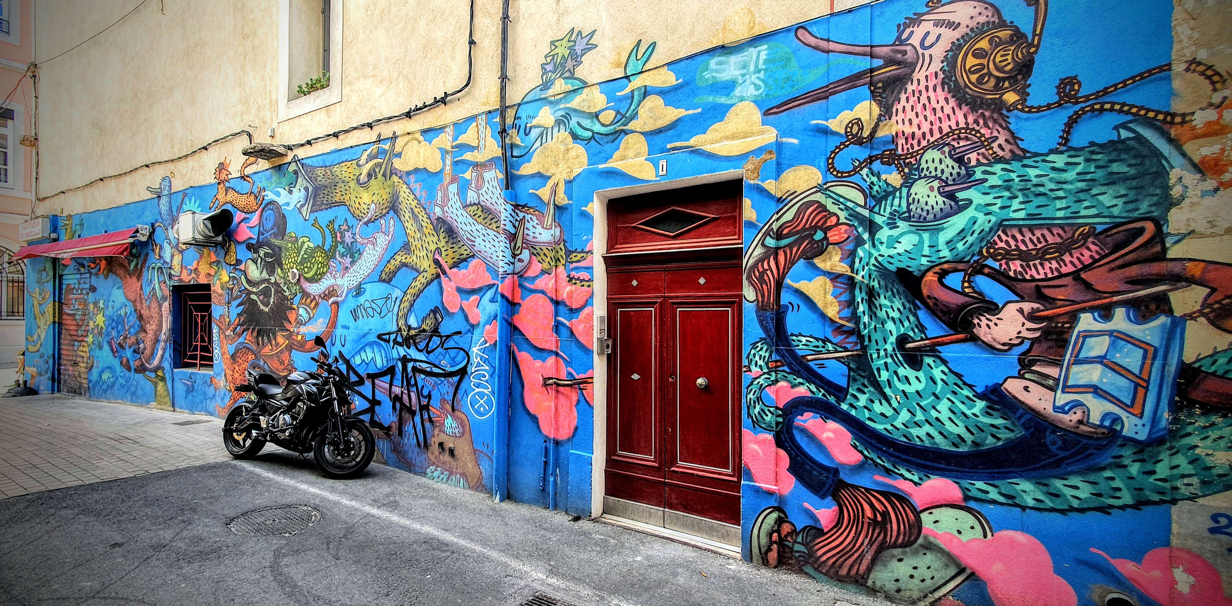 
								Street-art graffiti fresque 
								Al&euml;xone 
									1 Rue de Metz
									34200
									S&egrave;te
									France 
									AnunaQi
								Street-Art-Safari.com
								