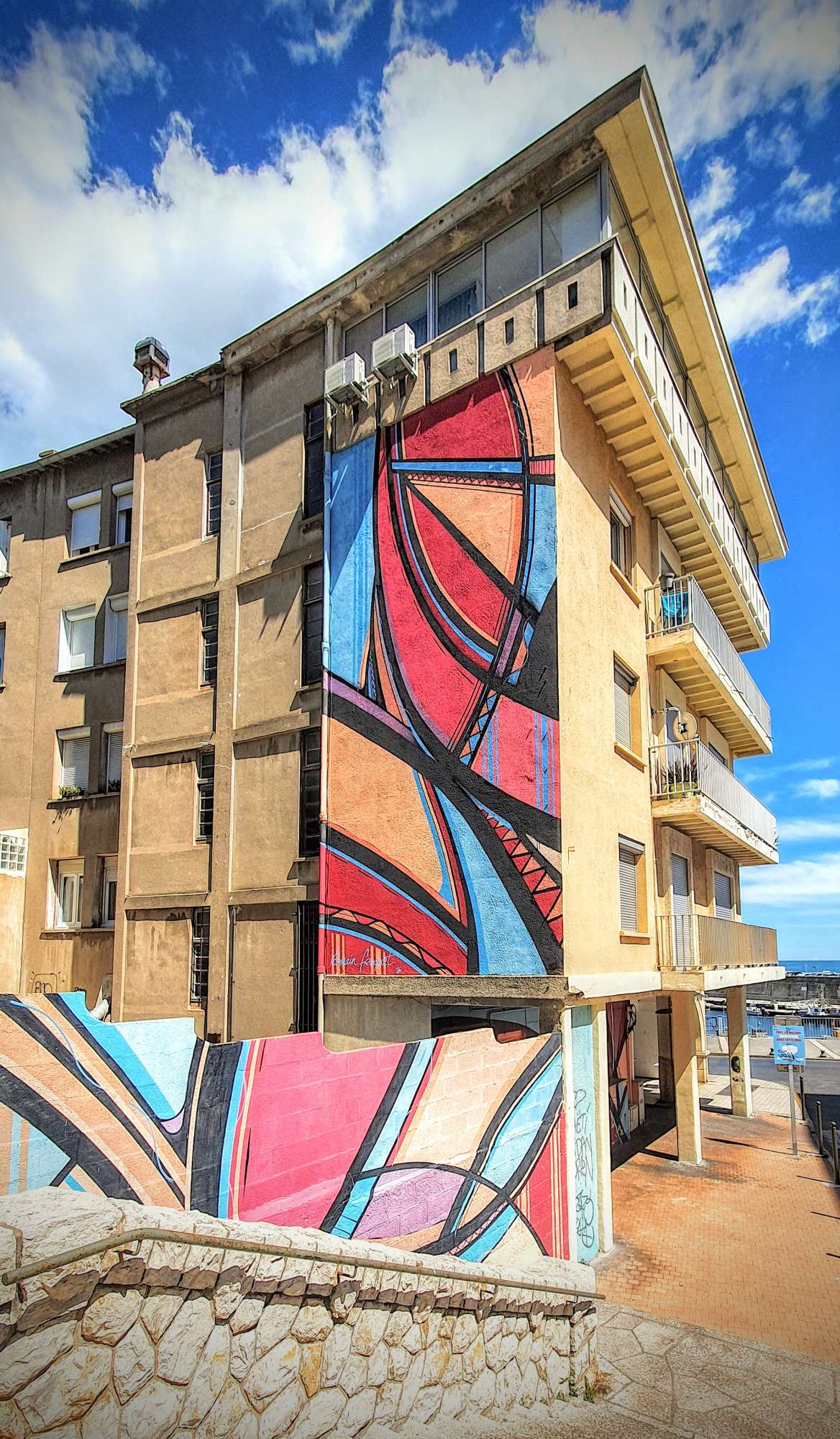 
								Street-art graffiti fresque 
								Romain FROQUET 
									33 Quai de la Consigne
									34200
									S&egrave;te
									France 
									AnunaQi
								Street-Art-Safari.com
								