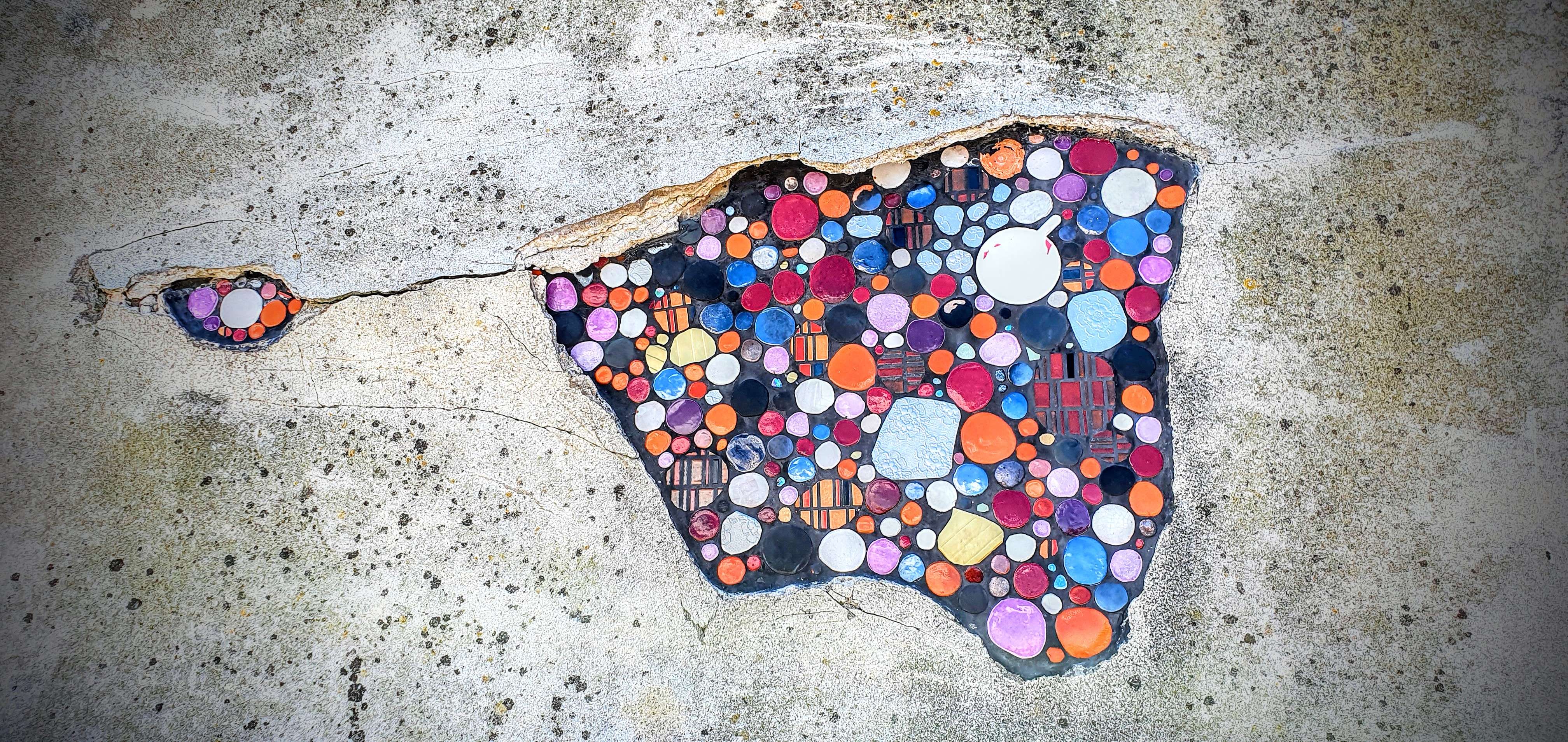 
								Street-art graffiti fresque 
								Ememem 
									32 Quai de la Consigne
									34200
									S&egrave;te
									France 
									AnunaQi
								Street-Art-Safari.com
								