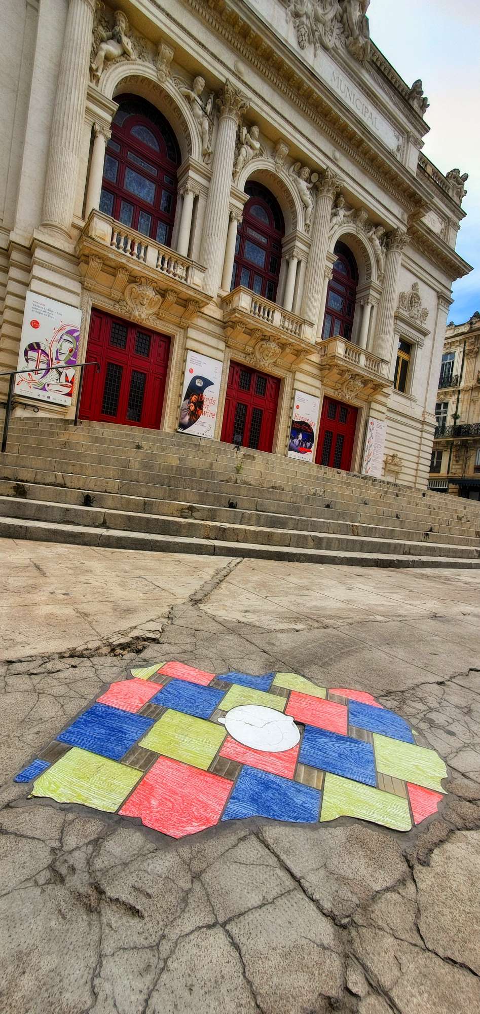 
								Street-art graffiti fresque 
								Ememem 
									30B Avenue Victor Hugo
									34200
									S&egrave;te
									France 
									AnunaQi
								Street-Art-Safari.com
								