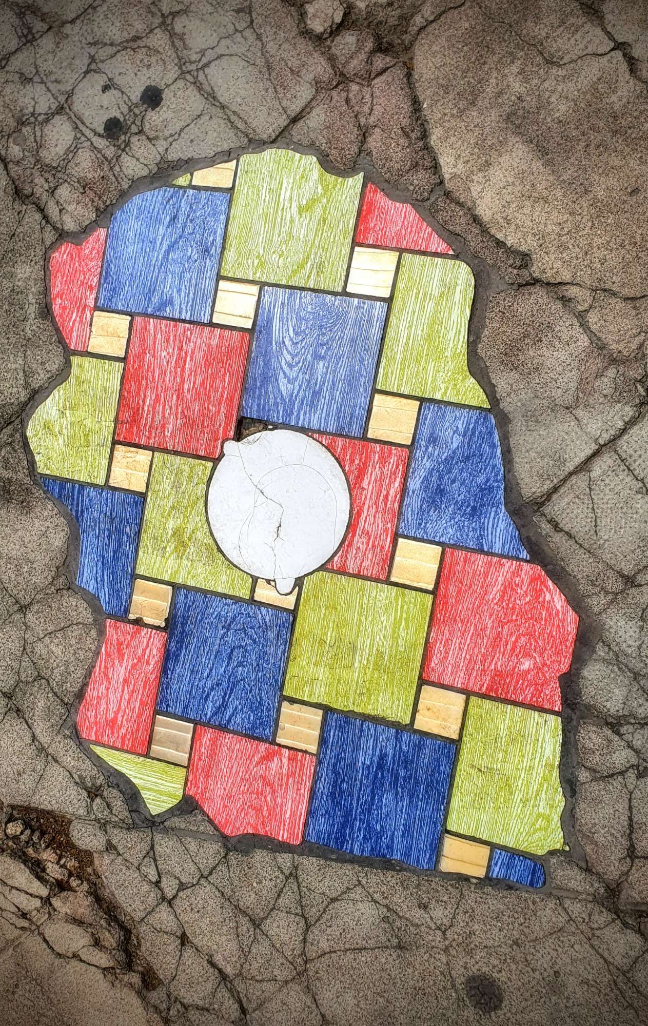 
								Street-art graffiti fresque 
								Ememem 
									30B Avenue Victor Hugo
									34200
									S&egrave;te
									France 
									AnunaQi
								Street-Art-Safari.com
								