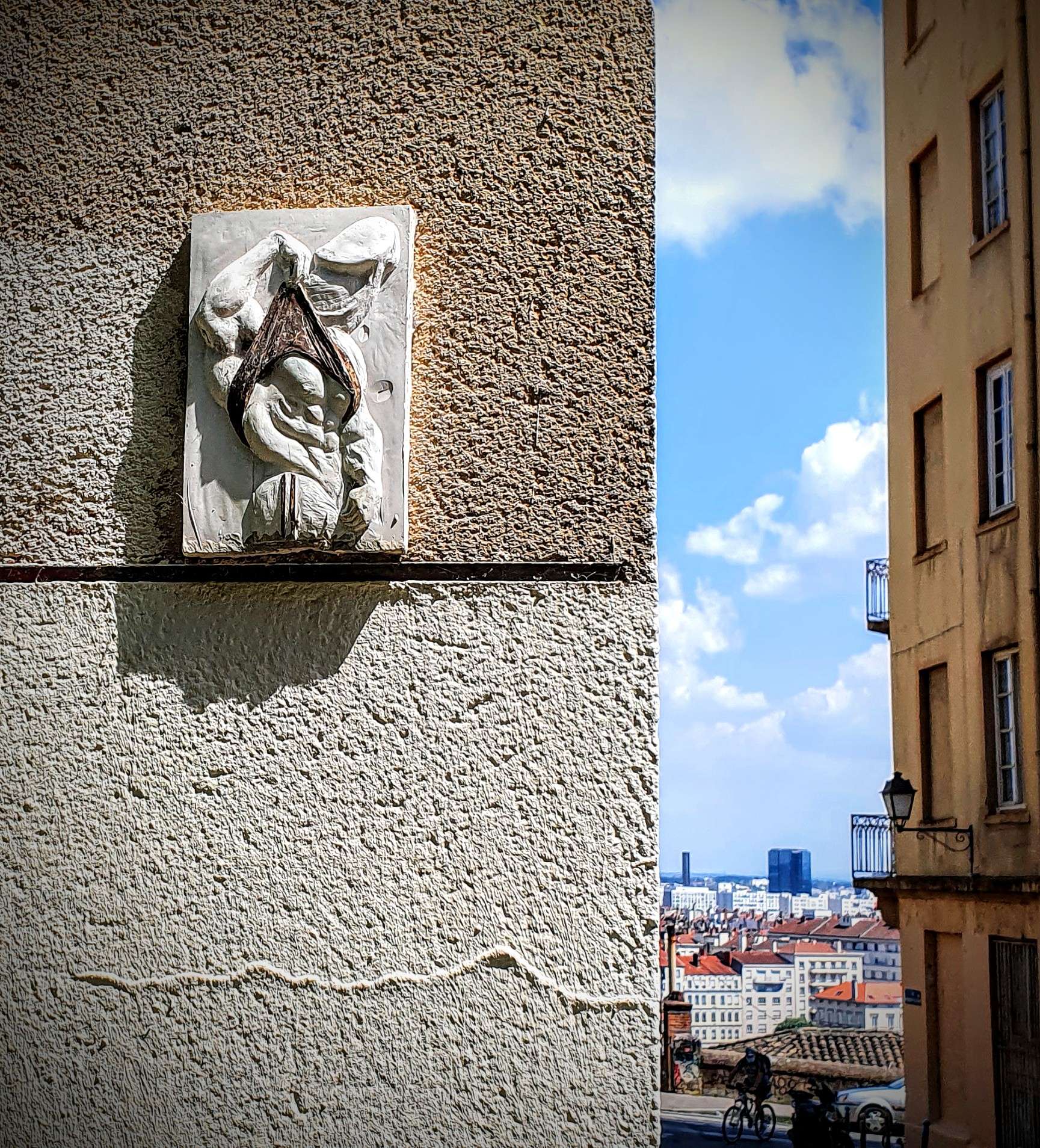 
								Street-art graffiti fresque 
								 
									1 Rue Bodin
									69001
									Lyon
									France 
									AnunaQi
								Street-Art-Safari.com
								