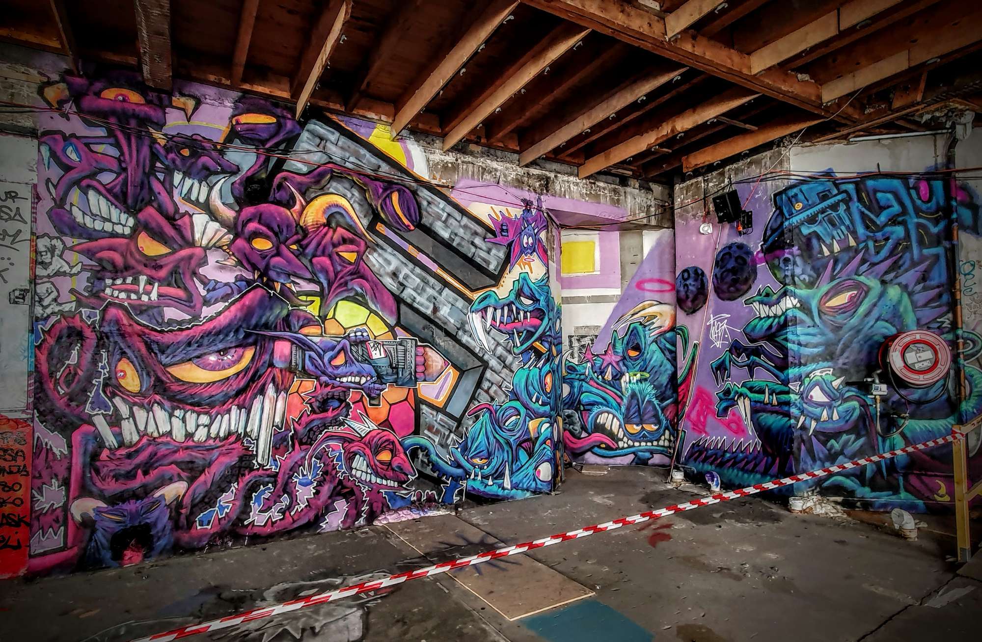 
								Street-art graffiti fresque 
								Skema 
									4 Rue Boileau
									69006
									Lyon
									France 
									AnunaQi
								Street-Art-Safari.com
								