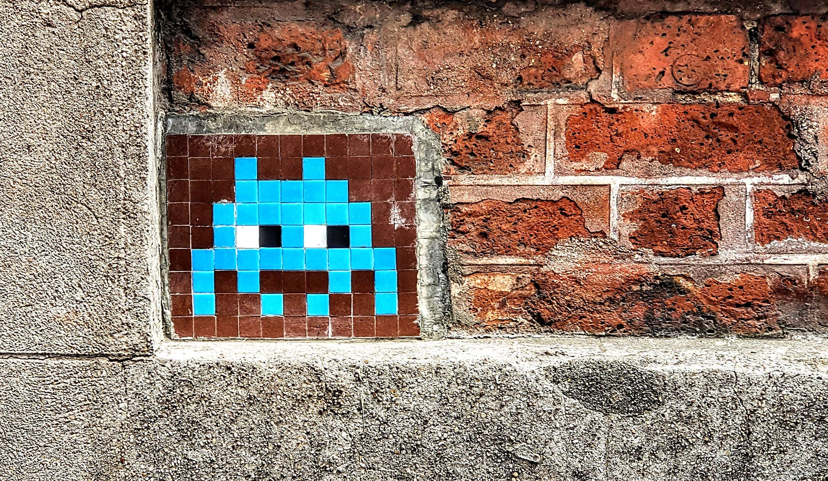 
								Street-art graffiti fresque 
								Invader 
									9B Rue de Fontarabie
									75020
									Paris
									France 
									AnunaQi
								Street-Art-Safari.com
								