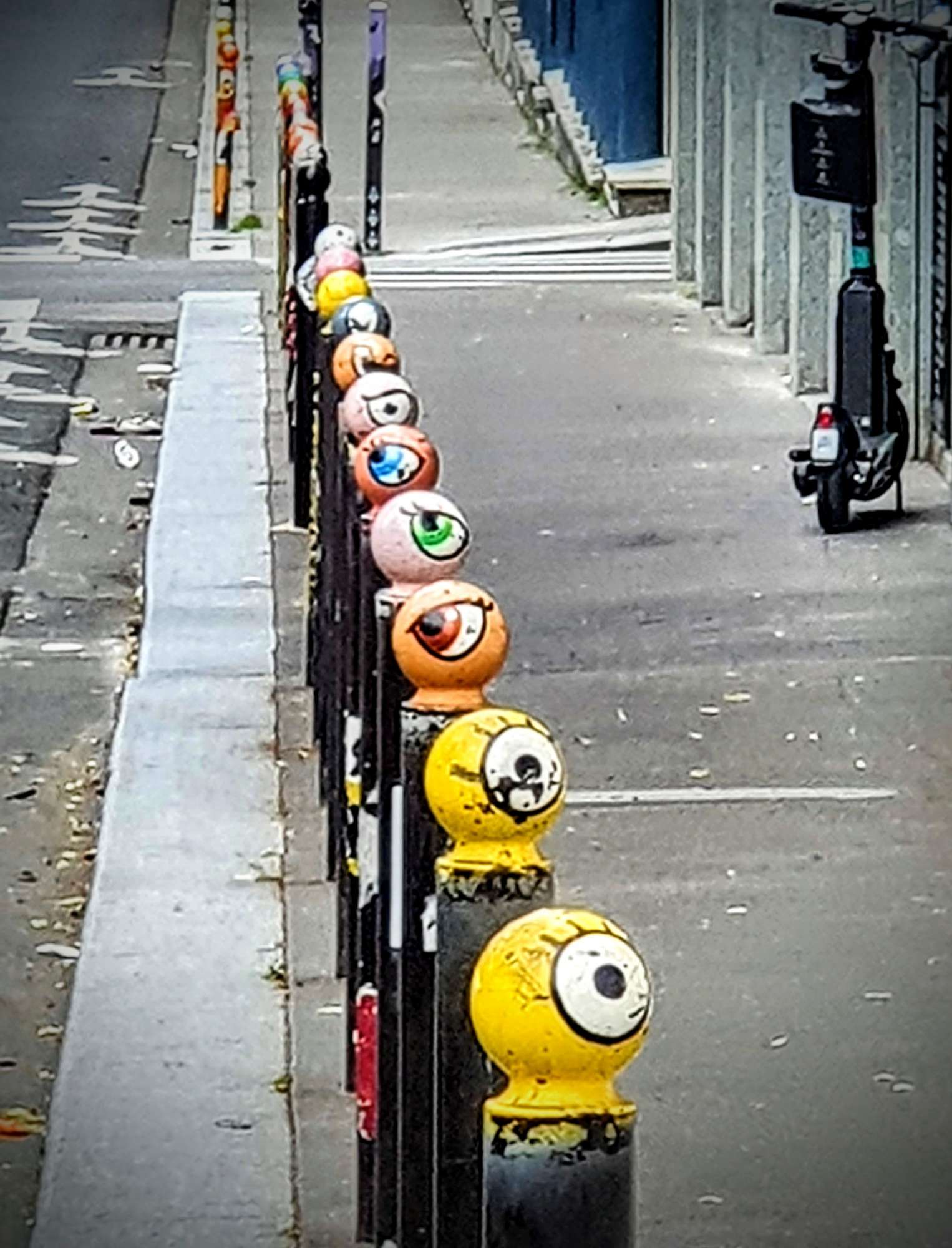 
								Street-art graffiti fresque 
								 
									14 Rue Olivier Messiaen
									75013
									Paris
									France 
									AnunaQi
								Street-Art-Safari.com
								