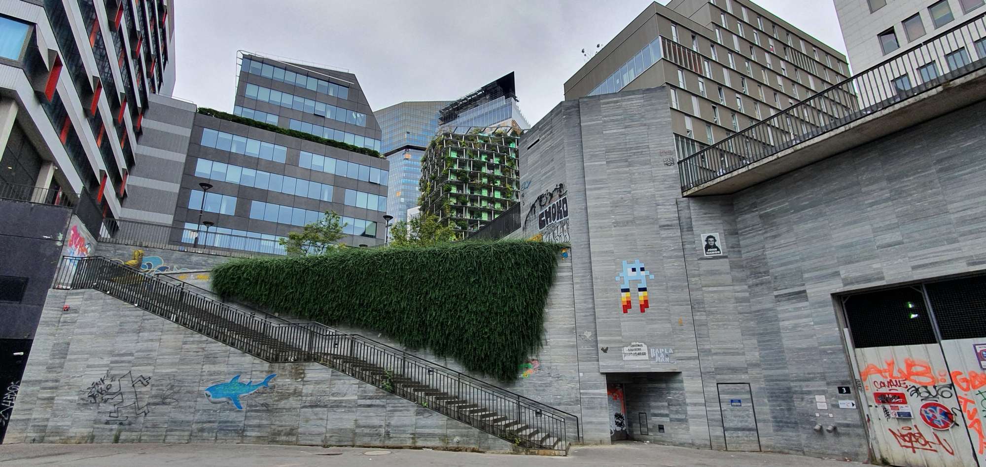 
								Street-art graffiti fresque 
								John Hamon 
									27 Rue Jean Antoine de Ba&iuml;f
									75013
									Paris
									France 
									AnunaQi
								Street-Art-Safari.com
								