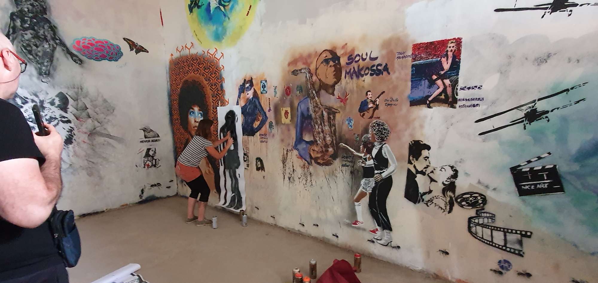 
								Street-art graffiti fresque 
								Adey 
									4 Pont National
									75013
									Paris
									France 
									AnunaQi
								Street-Art-Safari.com
								