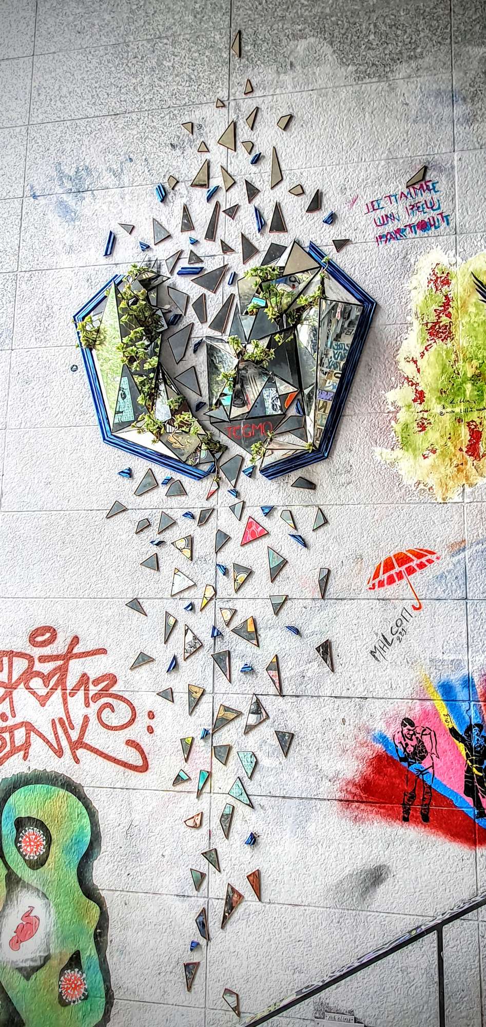 
								Street-art graffiti fresque 
								Tegmo 
									20 Boulevard du G&eacute;n&eacute;ral d'Arm&eacute;e Jean Simon
									75013
									Paris
									France 
									AnunaQi
								Street-Art-Safari.com
								