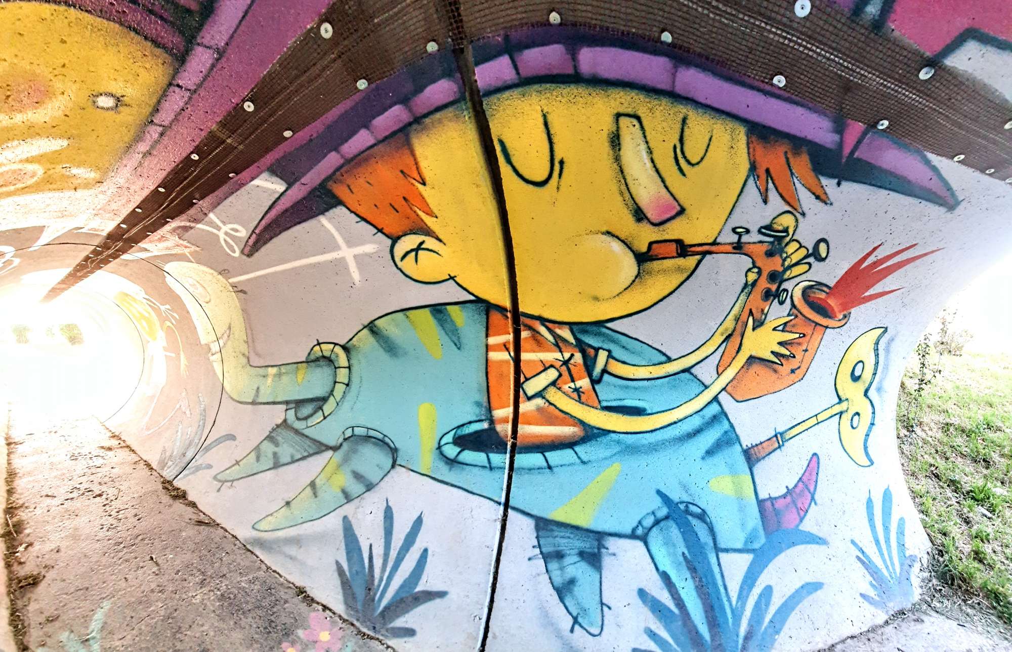 
								Street-art graffiti fresque 
								R&eacute;mi CIERCO 
									22 Avenue du Bourg
									38080
									L'Isle-d'Abeau
									France 
									AnunaQi
								Street-Art-Safari.com
								