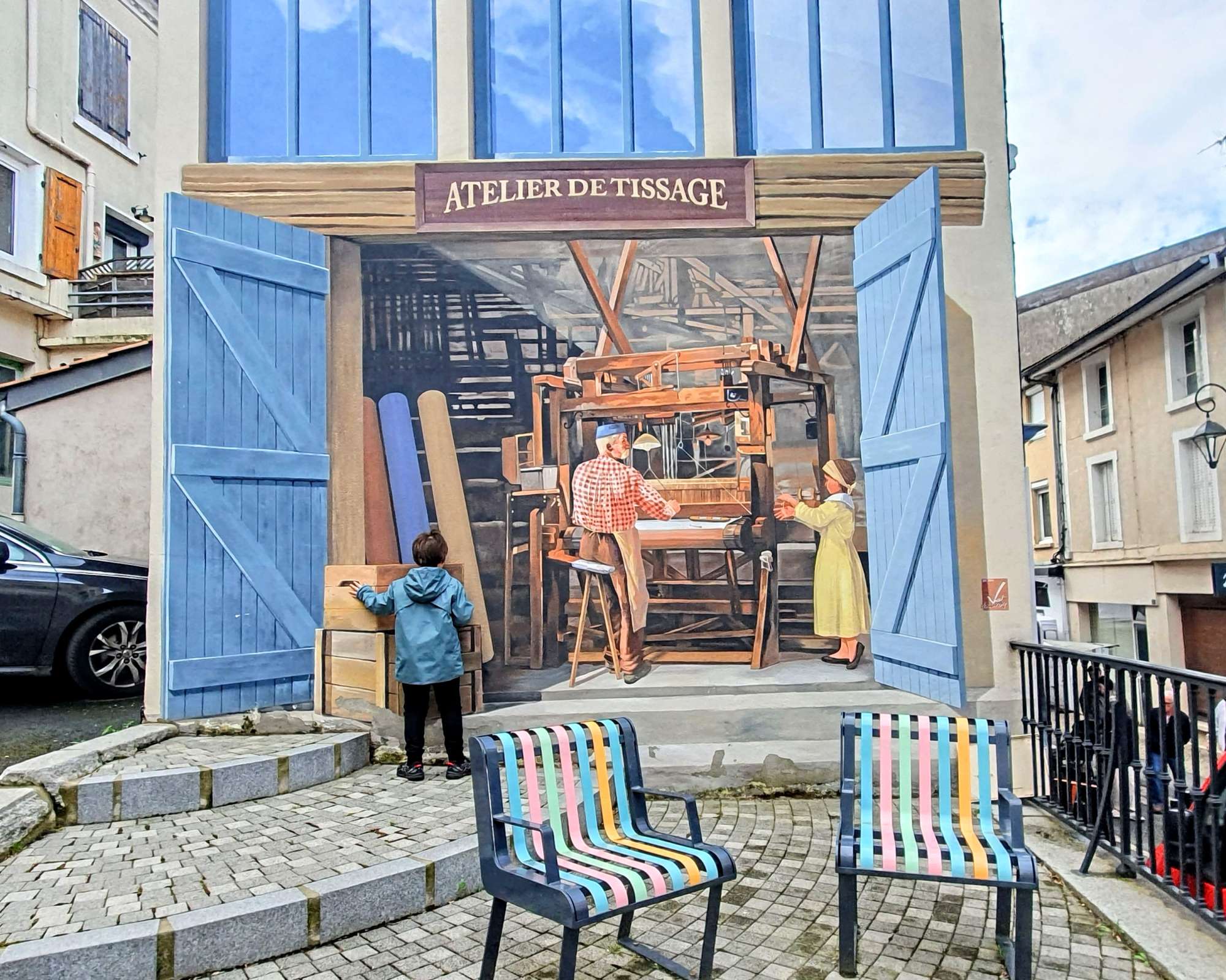 
								Street-art graffiti fresque 
								 
									30 Rue de la R&eacute;publique
									42360
									Panissi&egrave;res
									France 
									AnunaQi
								Street-Art-Safari.com
								