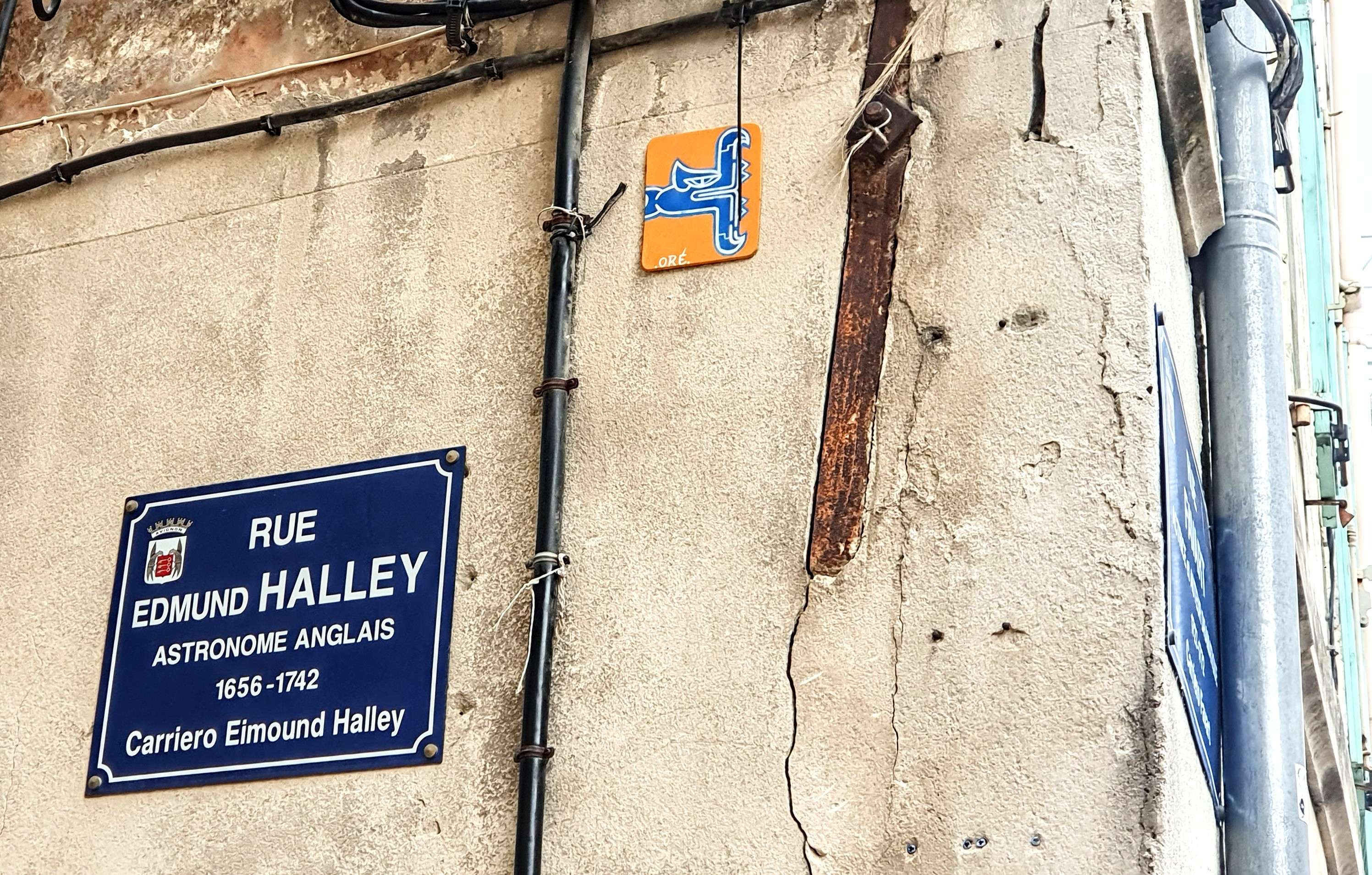 
								Street-art graffiti fresque 
								Or&eacute; 
									2 Rue Edmond Halley
									84000
									Avignon
									France 
									AnunaQi
								Street-Art-Safari.com
								