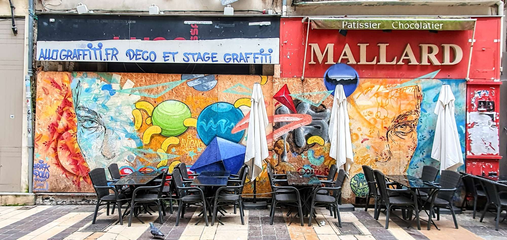 
								Street-art graffiti fresque 
								 
									36 Rue des Marchands
									84000
									Avignon
									France 
									AnunaQi
								Street-Art-Safari.com
								