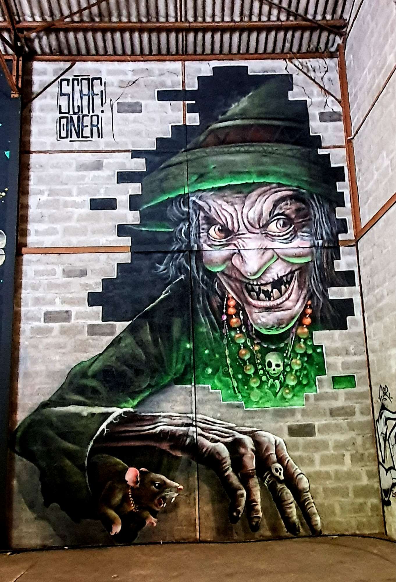 
								Street-art graffiti fresque 
								Scaf 
									13 Rue du Petit Bion
									38300
									Bourgoin-Jallieu
									France 
									AnunaQi
								Street-Art-Safari.com
								