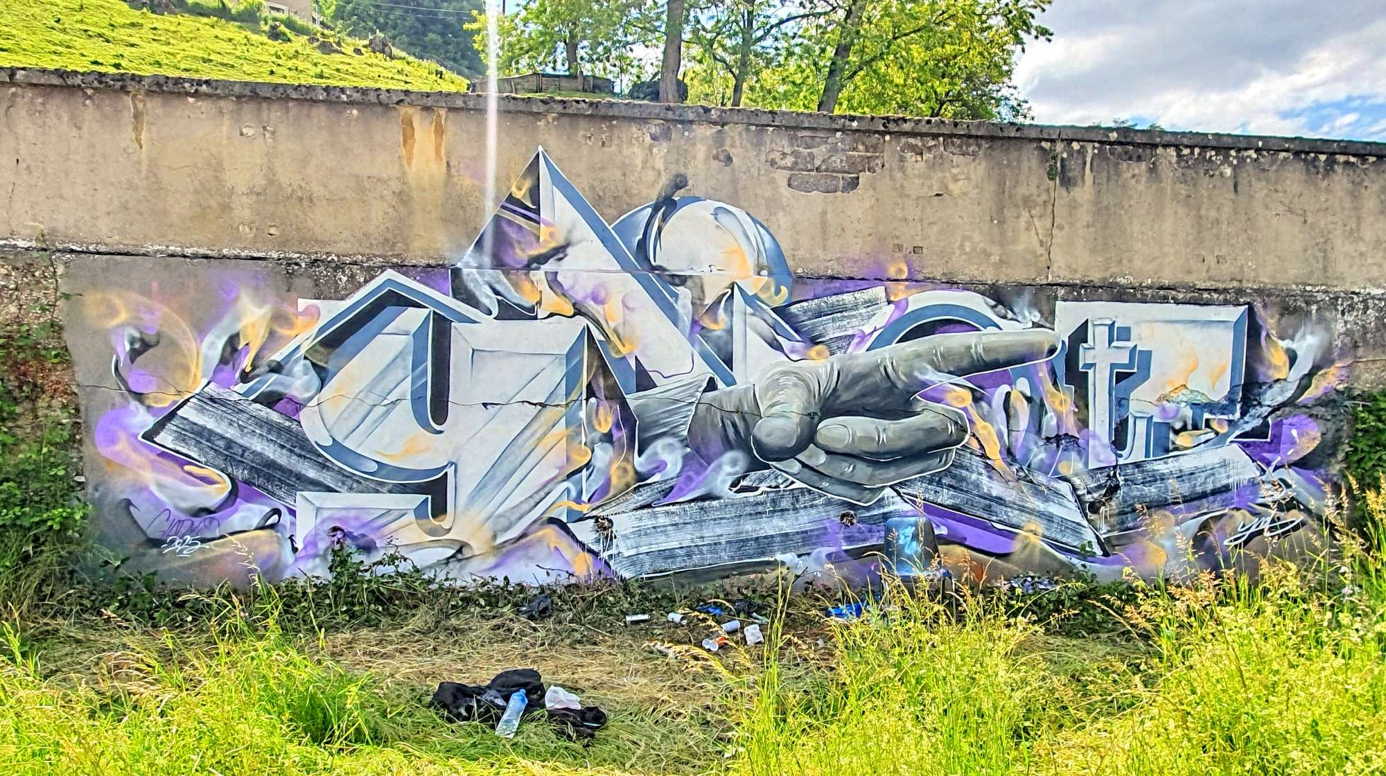 
								Street-art graffiti fresque 
								 
									190 Rue Joseph Bedor
									38300
									Maubec
									France 
									AnunaQi
								Street-Art-Safari.com
								