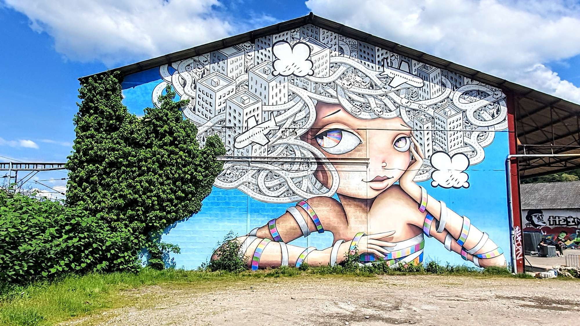 
								Street-art graffiti fresque 
								Millo, Vinie 
									190 Rue Joseph Bedor
									38300
									Maubec
									France 
									AnunaQi
								Street-Art-Safari.com
								