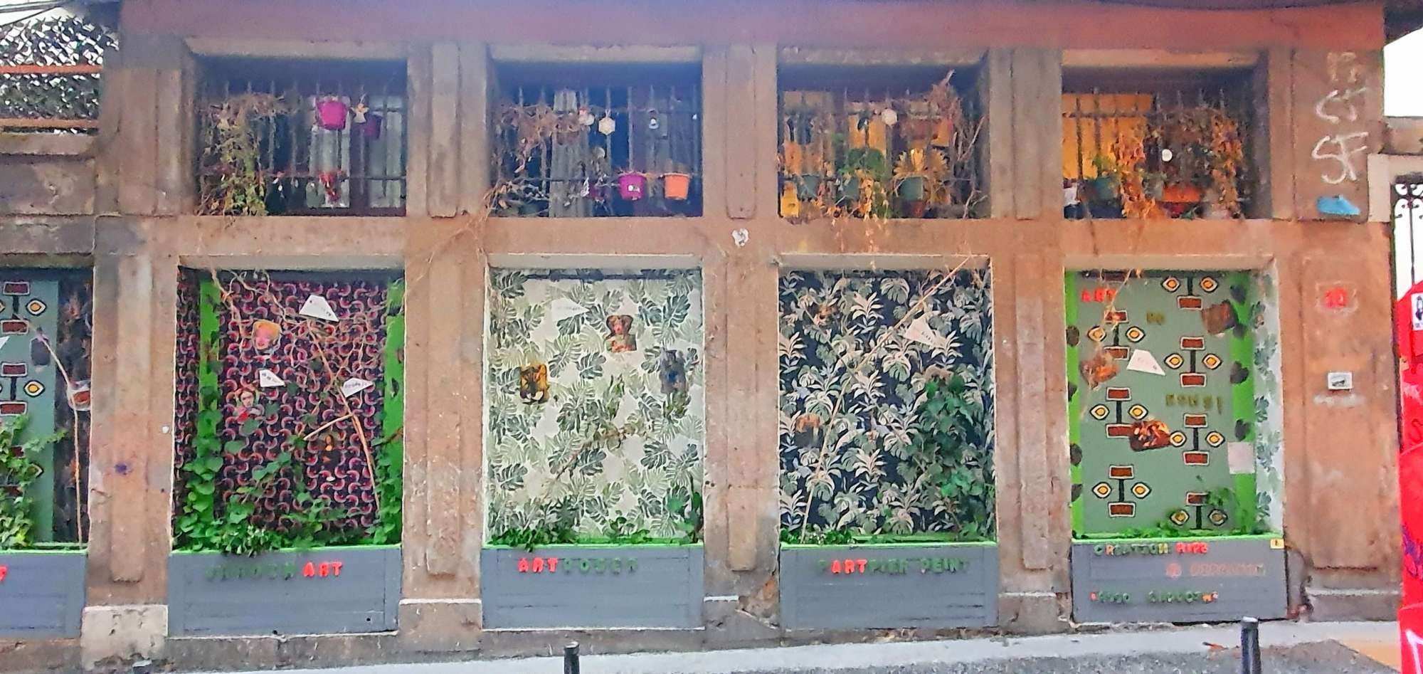 
								Street-art graffiti fresque 
								 
									8 Rue des Capucins
									69001
									Lyon
									France 
									AnunaQi
								Street-Art-Safari.com
								