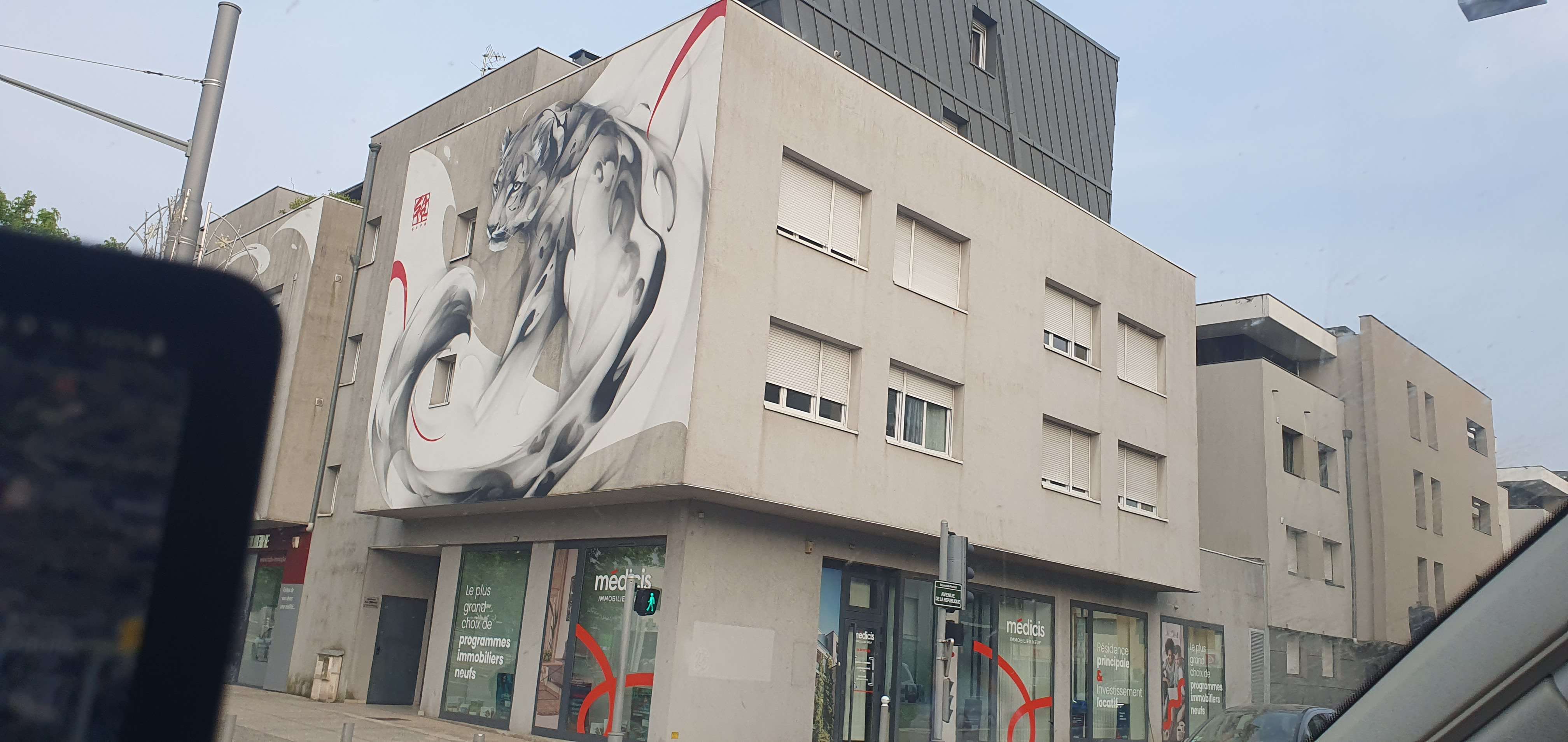 
								Street-art graffiti fresque 
								Satr 
									71 Avenue de la R&eacute;publique
									38170
									Seyssinet-Pariset
									France 
									AnunaQi
								Street-Art-Safari.com
								