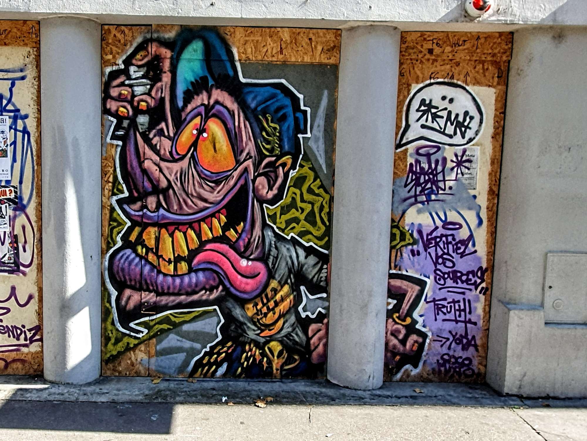 
								Street-art graffiti fresque 
								Skema 
									92 Rue Montesquieu
									69007
									Lyon
									France 
									AnunaQi
								Street-Art-Safari.com
								