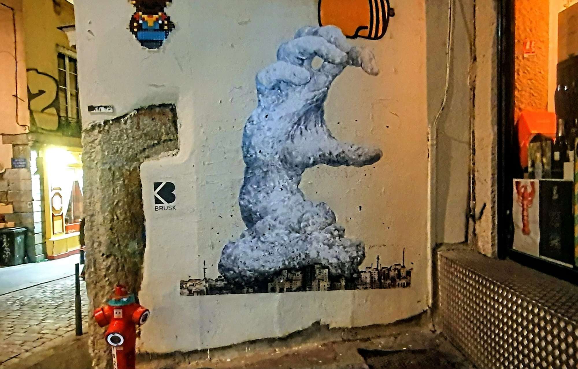 
								Street-art graffiti fresque 
								Brusk 
									8 Rue Terme
									69001
									Lyon
									France 
									AnunaQi
								Street-Art-Safari.com
								