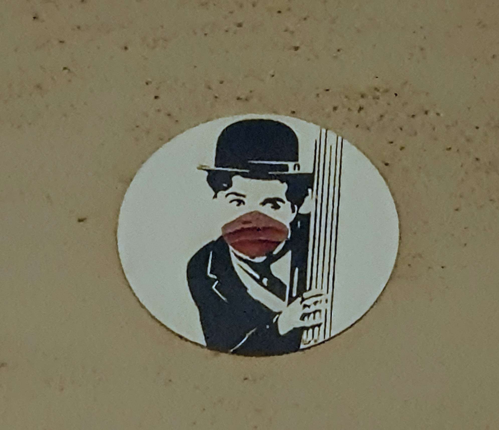 
								Street-art graffiti fresque 
								 
									16 Rue Lainerie
									69005
									Lyon
									France 
									AnunaQi
								Street-Art-Safari.com
								