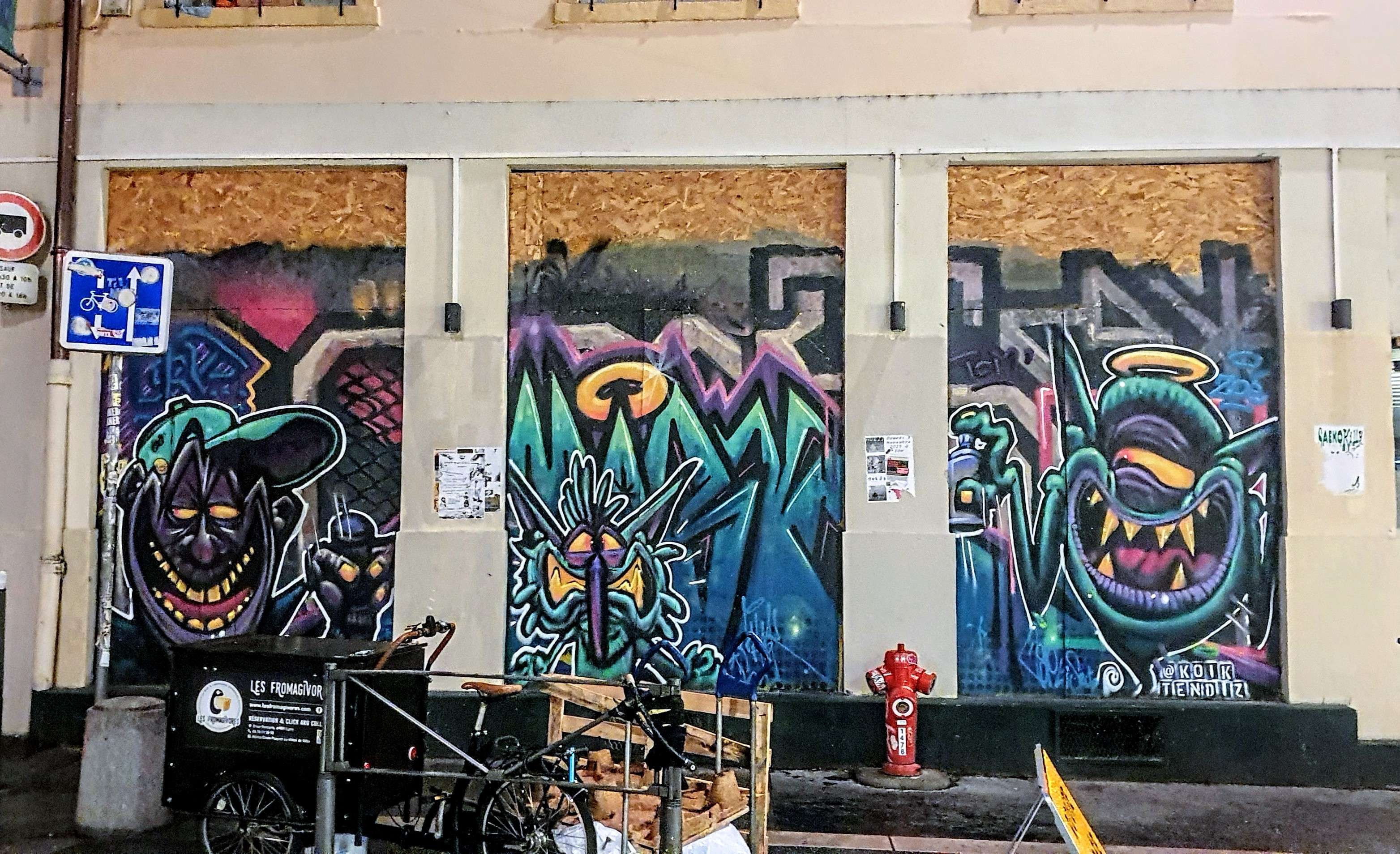 
								Street-art graffiti fresque 
								 
									1 Place Croix-Paquet
									69001
									Lyon
									France 
									AnunaQi
								Street-Art-Safari.com
								