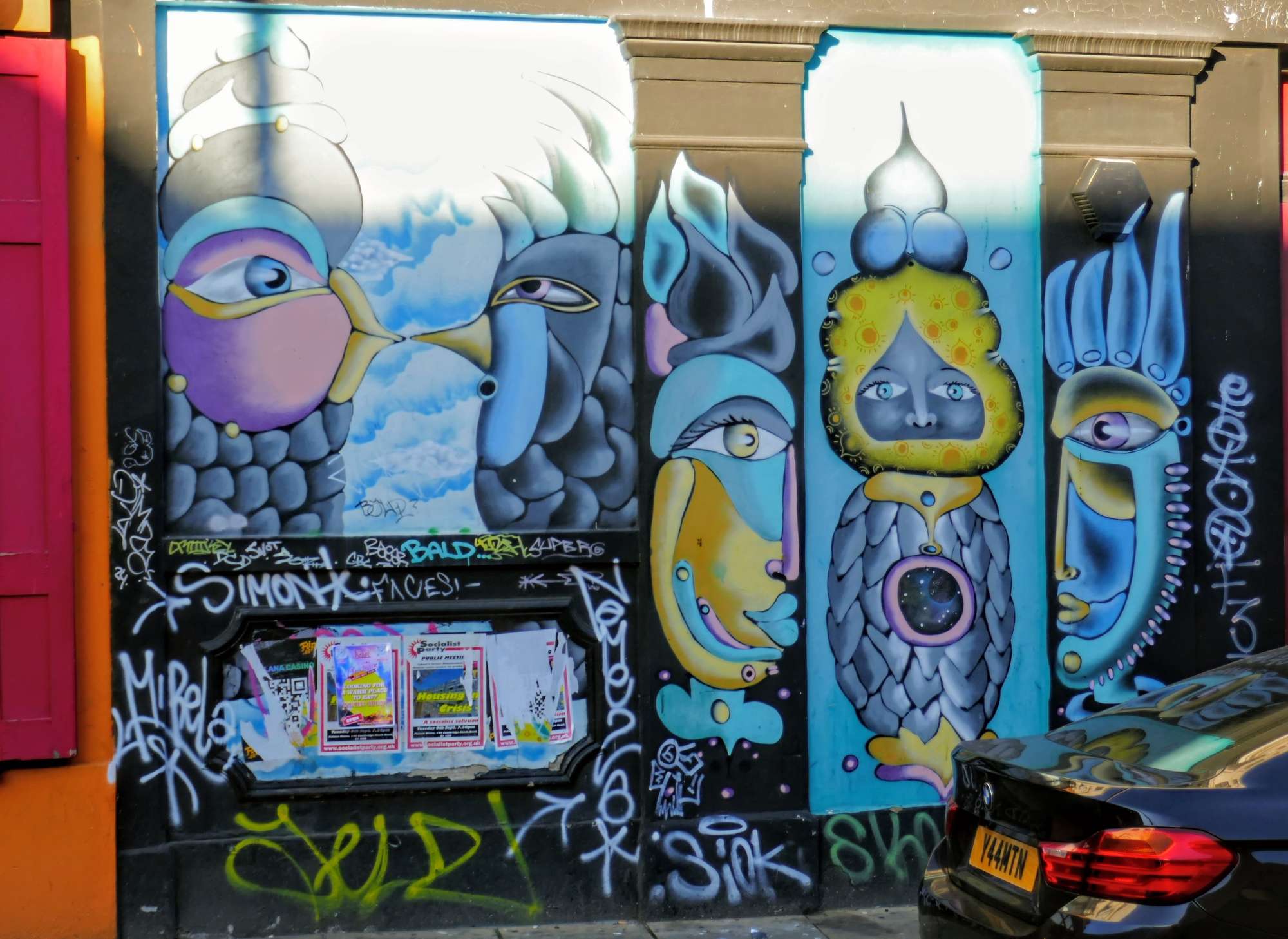 
								Street-art graffiti fresque 
								Un Kolor Distinto 
									14 Frostic Walk
									E1 5LT
									London
									United Kingdom 
									AnunaQi
								Street-Art-Safari.com
								