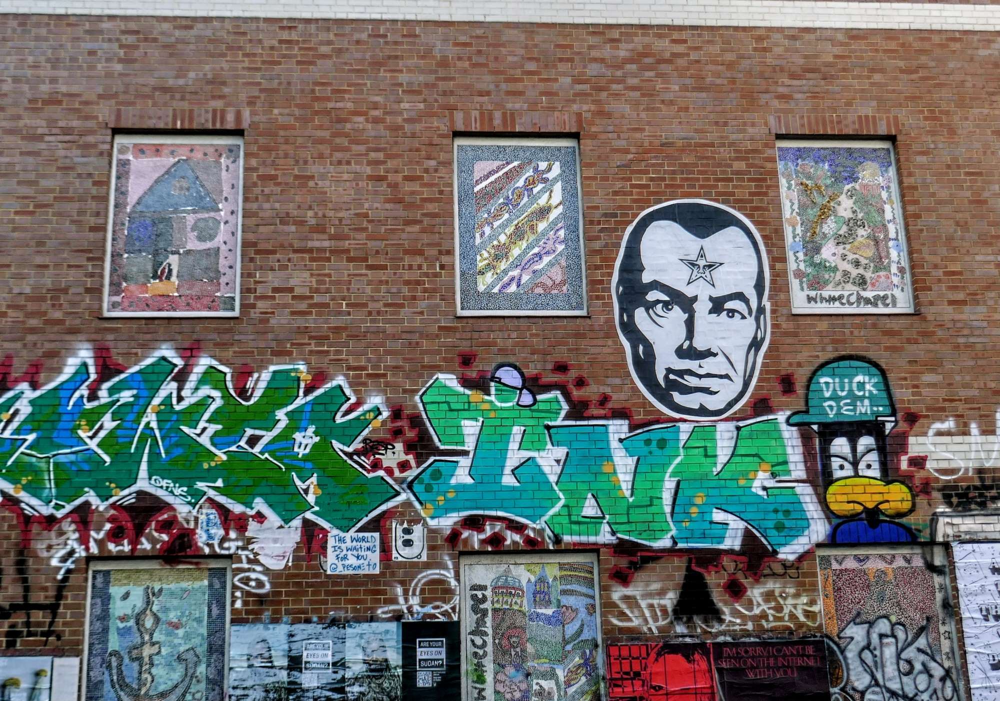 
								Street-art graffiti fresque 
								 
									29-33 Osborn Street
									E1 6TD
									London
									United Kingdom 
									AnunaQi
								Street-Art-Safari.com
								