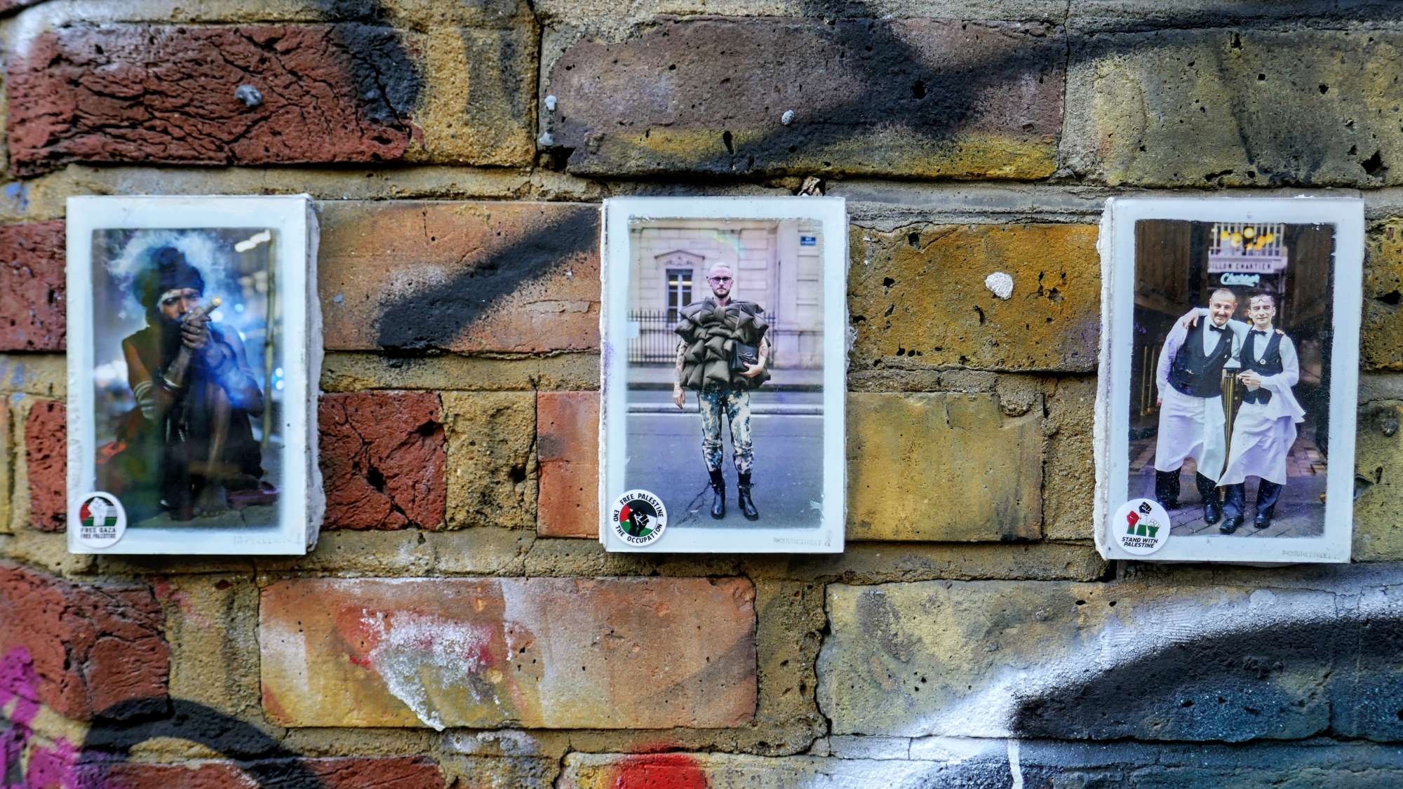 
								Street-art graffiti fresque 
								BackToTheStreet 
									12 Hanbury Street
									E1 6QR
									London
									United Kingdom 
									AnunaQi
								Street-Art-Safari.com
								