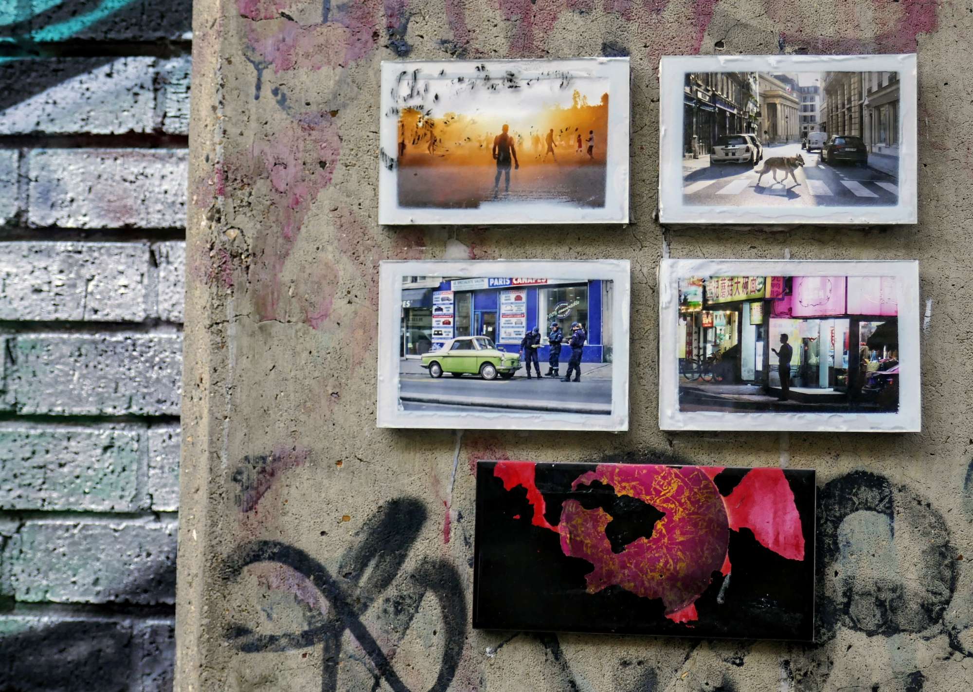 
								Street-art graffiti fresque 
								BackToTheStreet 
									12 Hanbury Street
									E1 6QR
									London
									United Kingdom 
									AnunaQi
								Street-Art-Safari.com
								