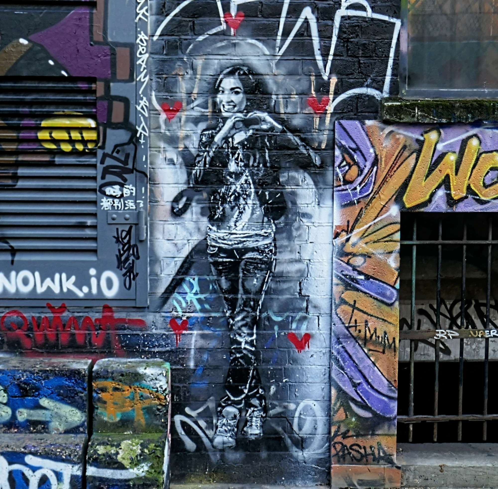 
								Street-art graffiti fresque 
								Quint 
									132 Commercial Street
									E1 6NG
									London
									United Kingdom 
									AnunaQi
								Street-Art-Safari.com
								
