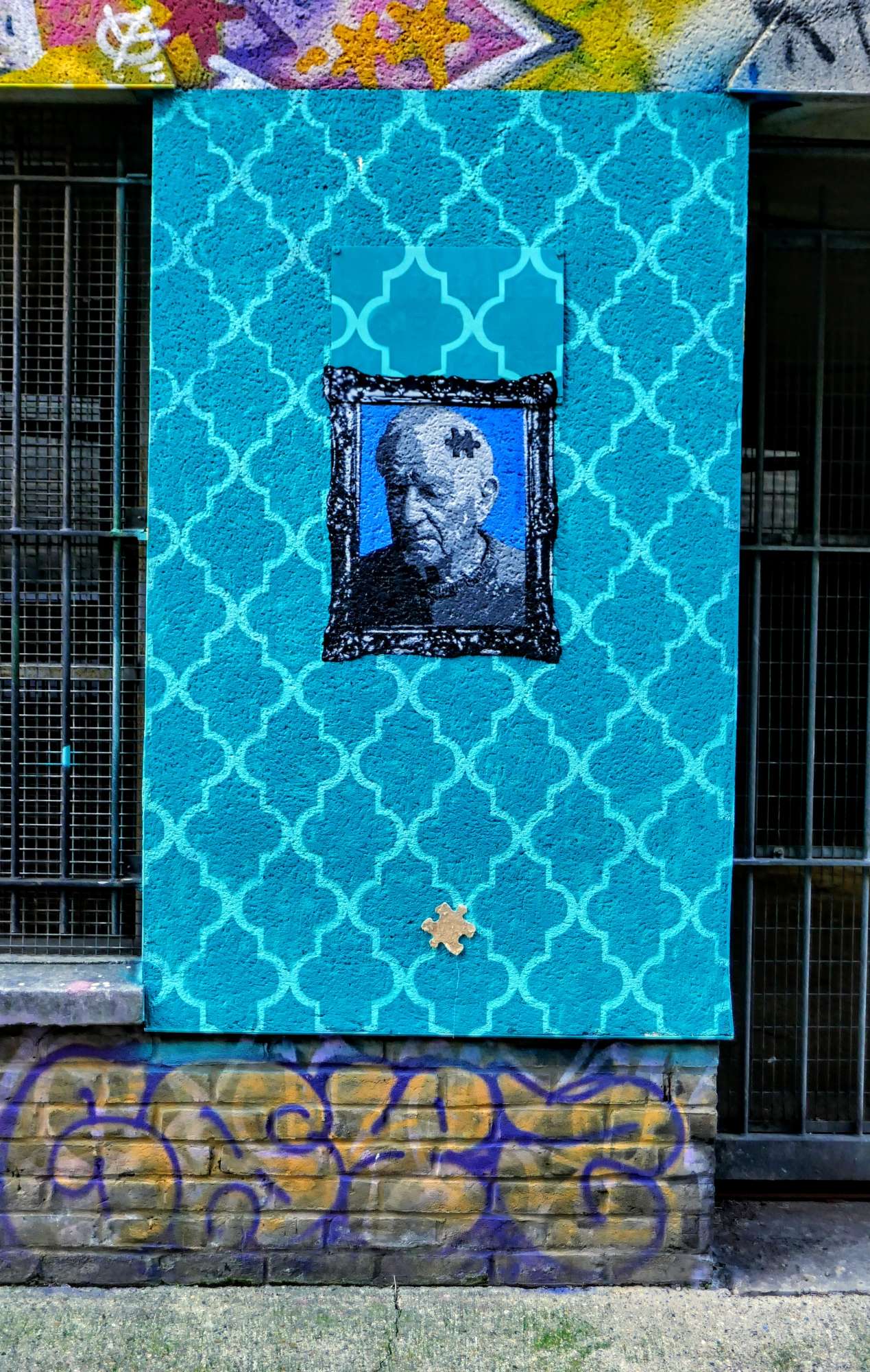 
								Street-art graffiti fresque 
								 
									24 Jerome Street
									E1 6NJ
									London
									United Kingdom 
									AnunaQi
								Street-Art-Safari.com
								