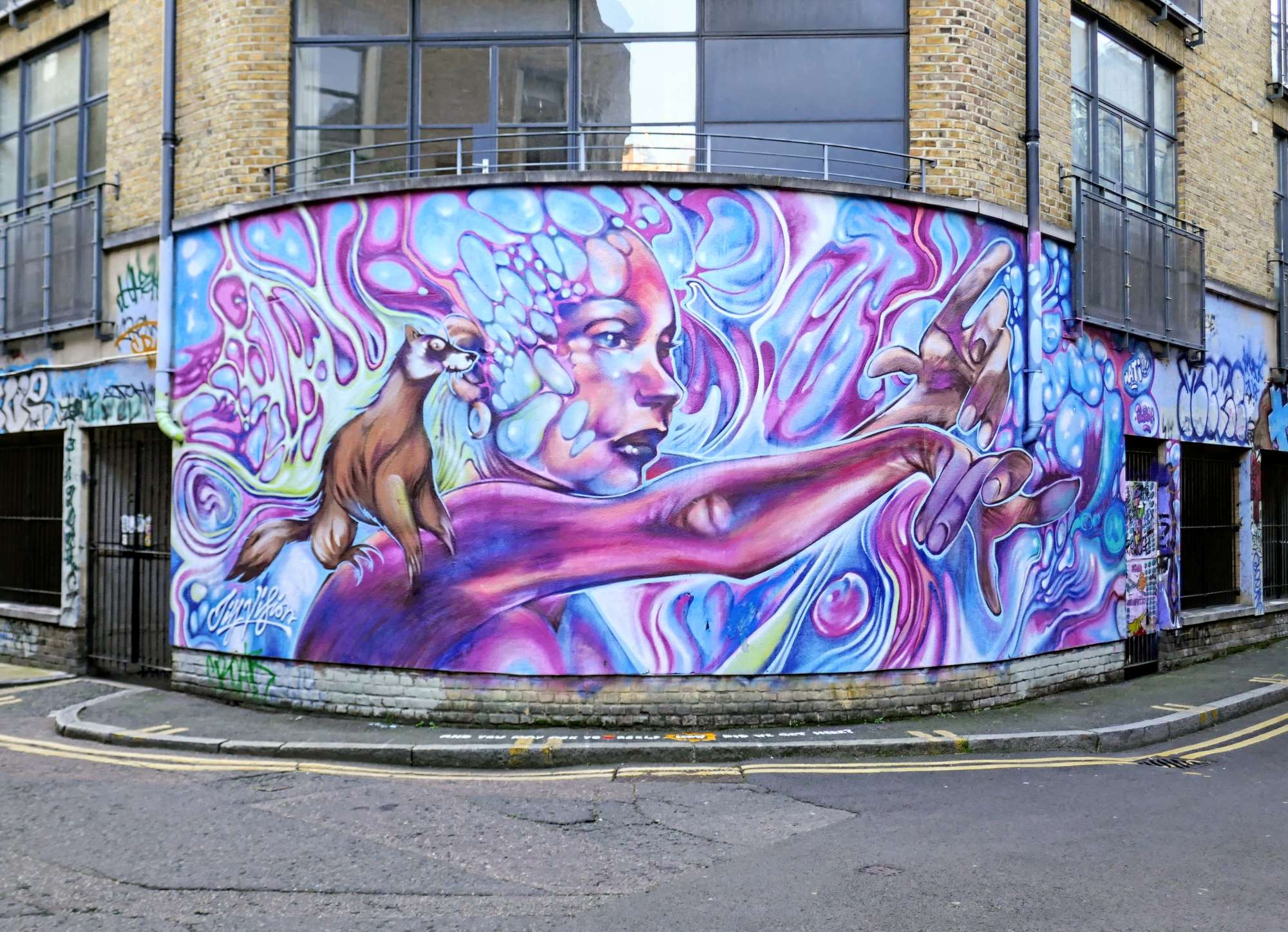 
								Street-art graffiti fresque 
								Jim Vision 
									Jerome Street
									E1 6NW
									London
									United Kingdom 
									AnunaQi
								Street-Art-Safari.com
								