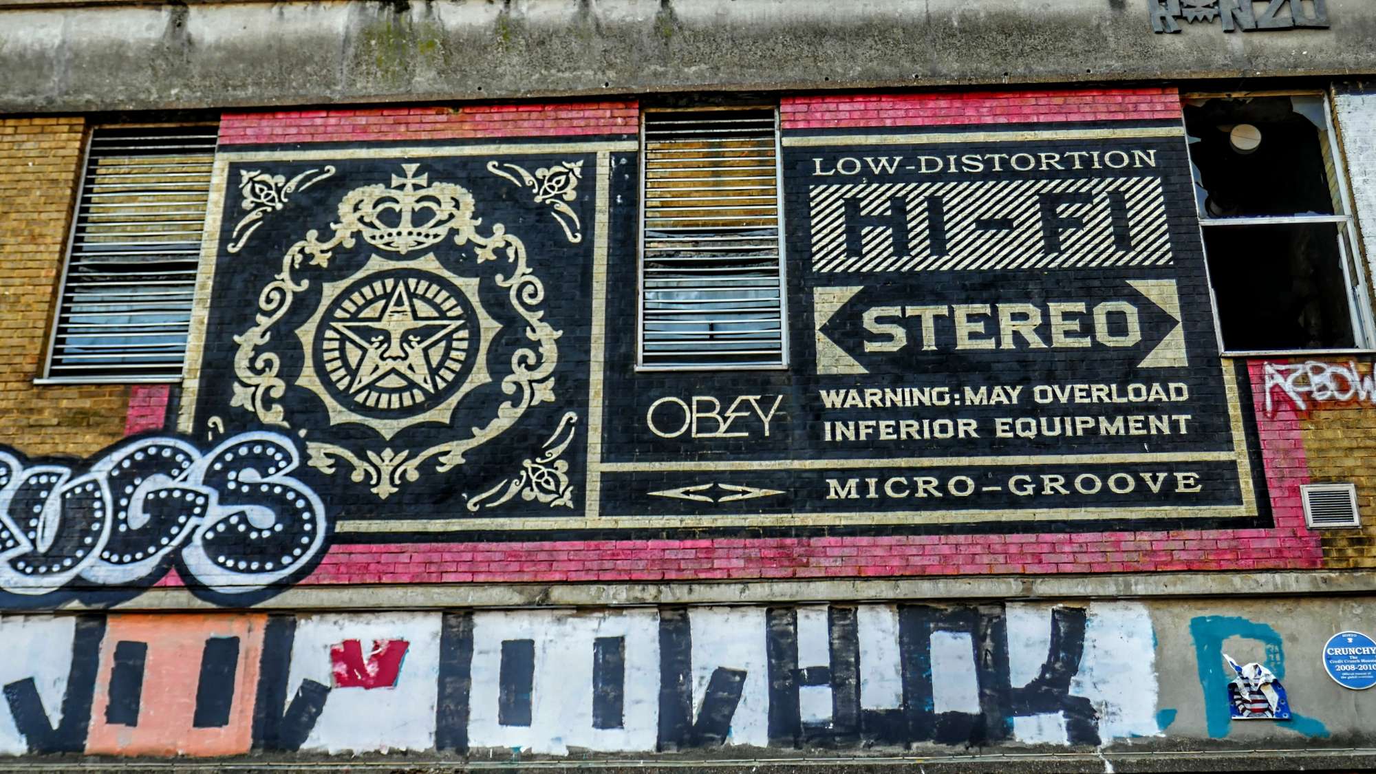 
								Street-art graffiti fresque 
								 
									6 Dray Walk
									E1 6NJ
									London
									United Kingdom 
									AnunaQi
								Street-Art-Safari.com
								