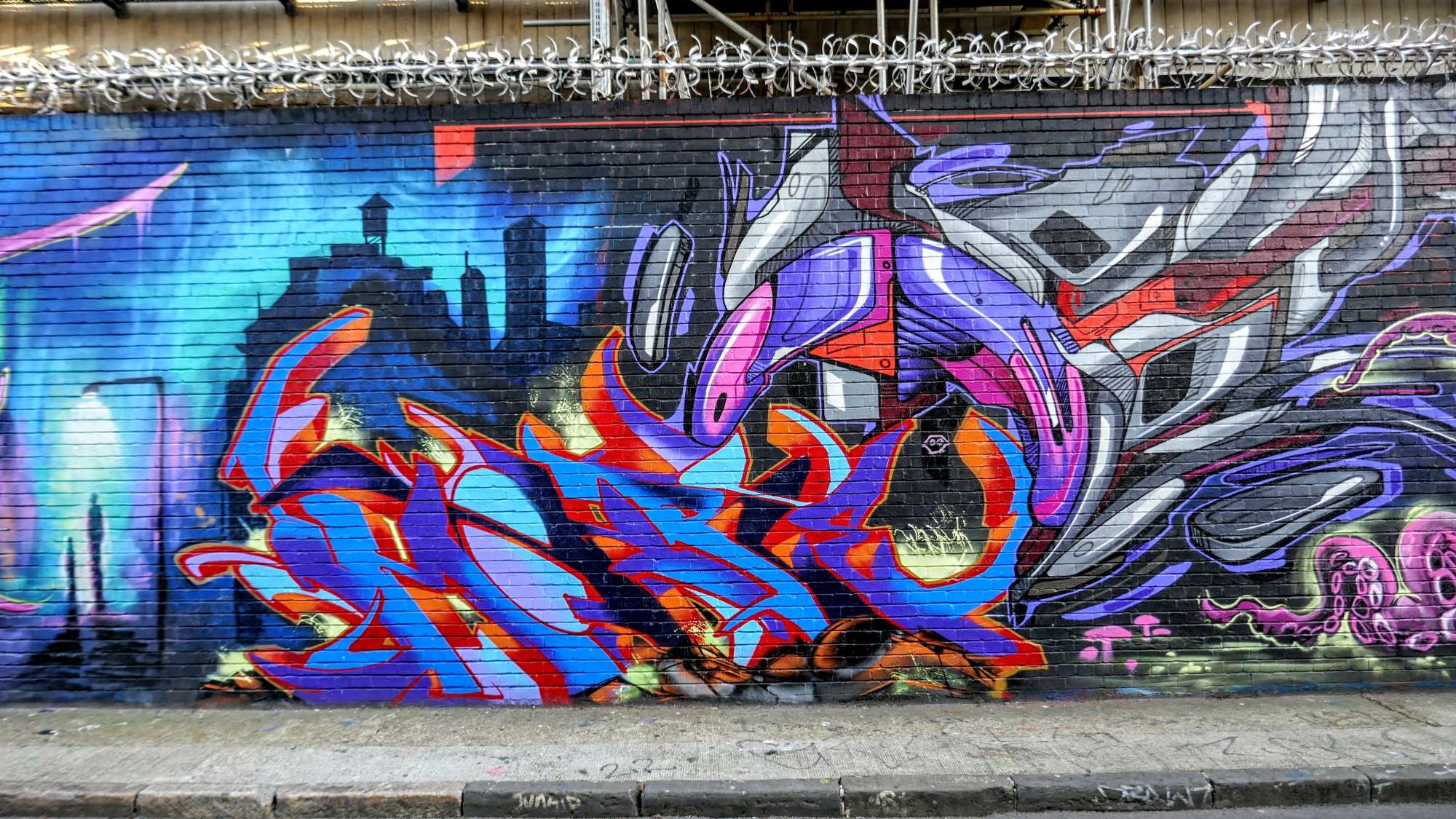 
								Street-art graffiti fresque 
								 
									16 Grey Eagle Street
									E1 6NJ
									London
									United Kingdom 
									AnunaQi
								Street-Art-Safari.com
								