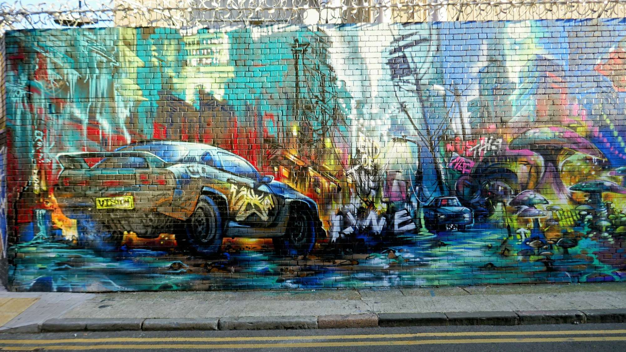 
								Street-art graffiti fresque 
								 
									47D Quaker Street
									E1 6SN
									London
									United Kingdom 
									AnunaQi
								Street-Art-Safari.com
								