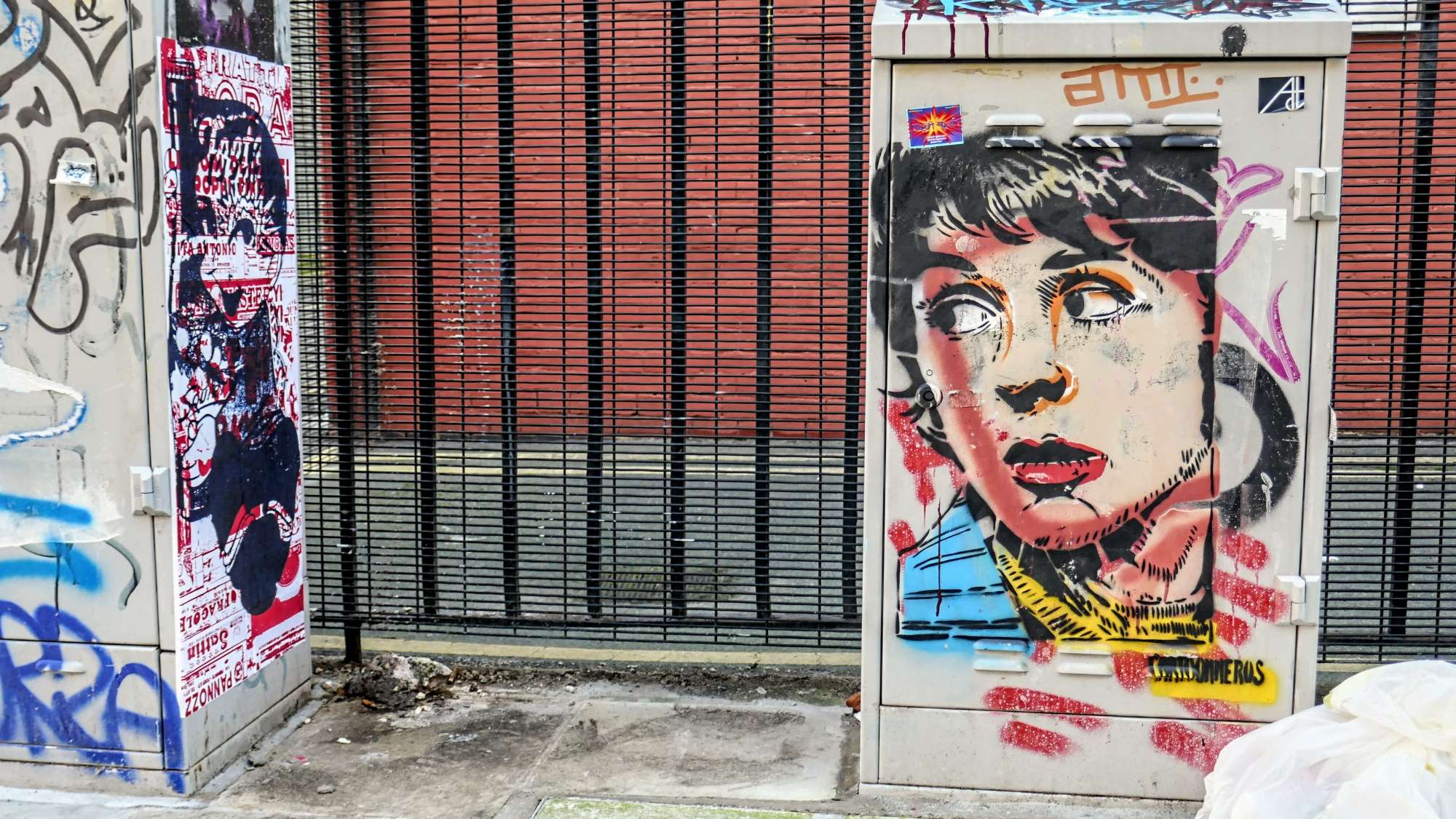 
								Street-art graffiti fresque 
								 
									2 Quaker Street
									E1 6SN
									London
									United Kingdom 
									AnunaQi
								Street-Art-Safari.com
								