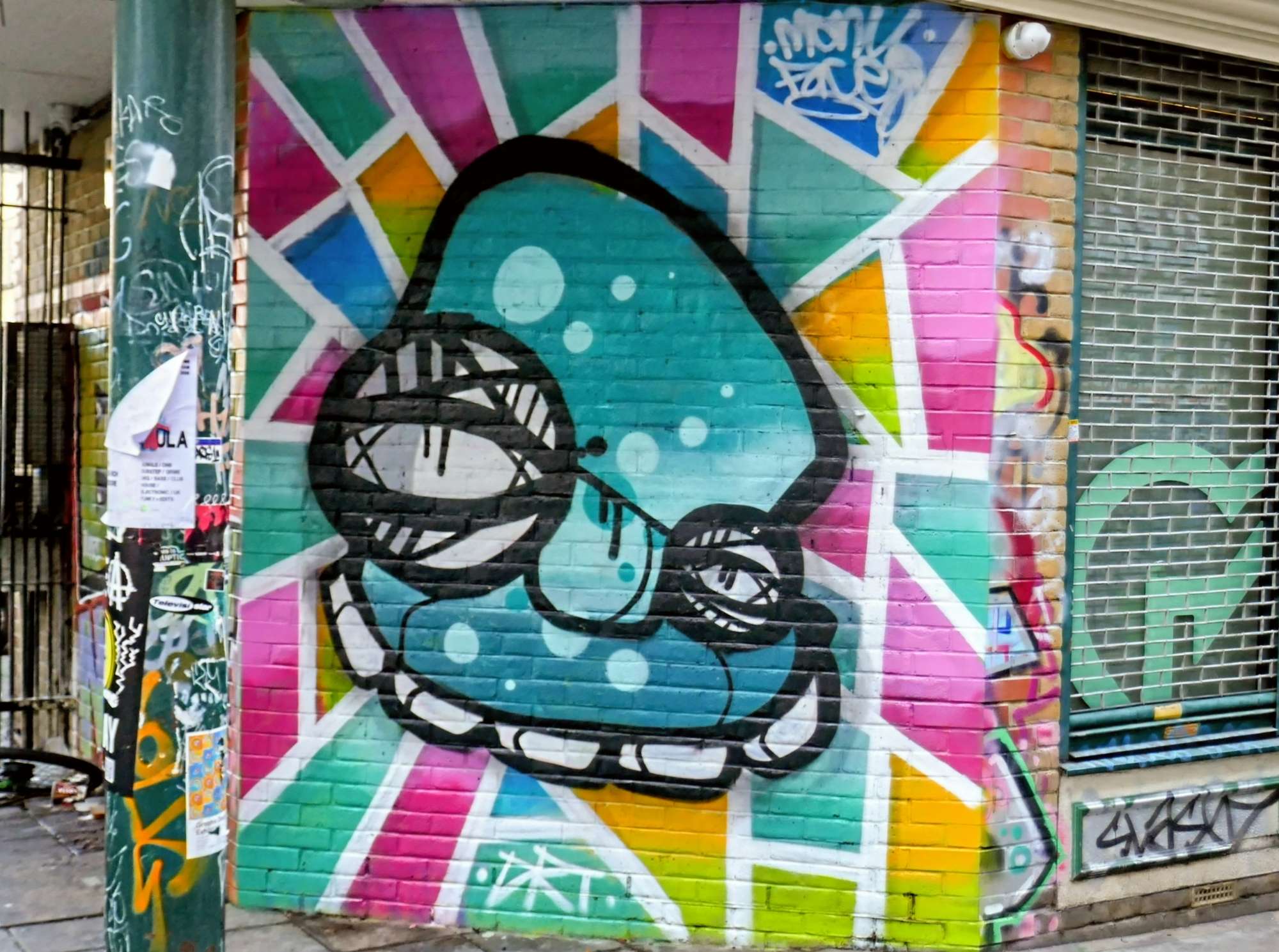 
								Street-art graffiti fresque 
								 
									78 Quaker Street
									E1 6SW
									London
									United Kingdom 
									AnunaQi
								Street-Art-Safari.com
								