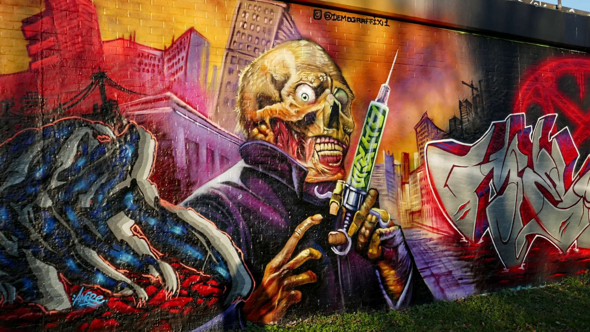 
								Street-art graffiti fresque 
								 
									20 Grimsby Street
									E2 6ES
									London
									United Kingdom 
									AnunaQi
								Street-Art-Safari.com
								