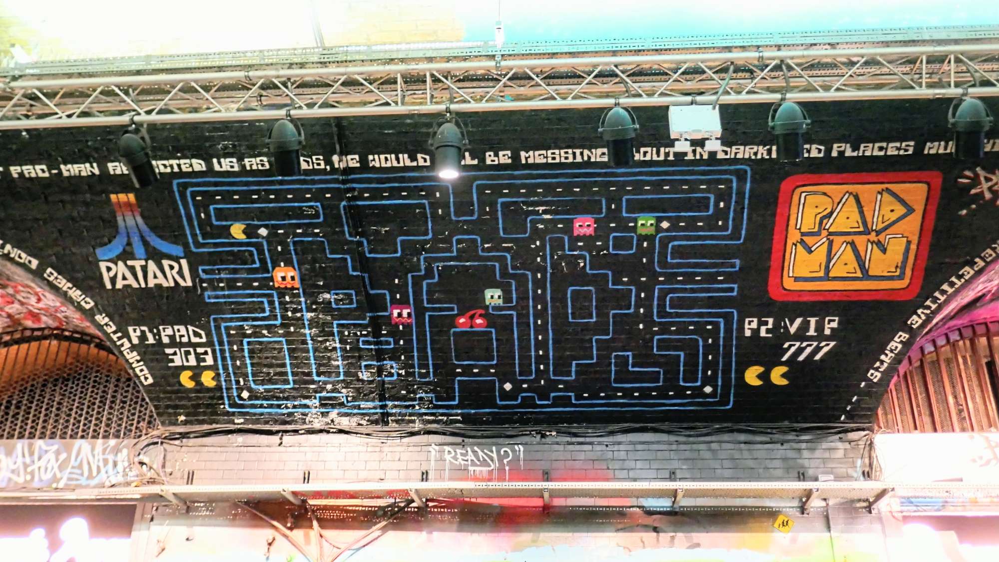 
								Street-art graffiti fresque 
								Pad303 
									22 Leake Street
									SE1 7NN
									London
									United Kingdom 
									AnunaQi
								Street-Art-Safari.com
								